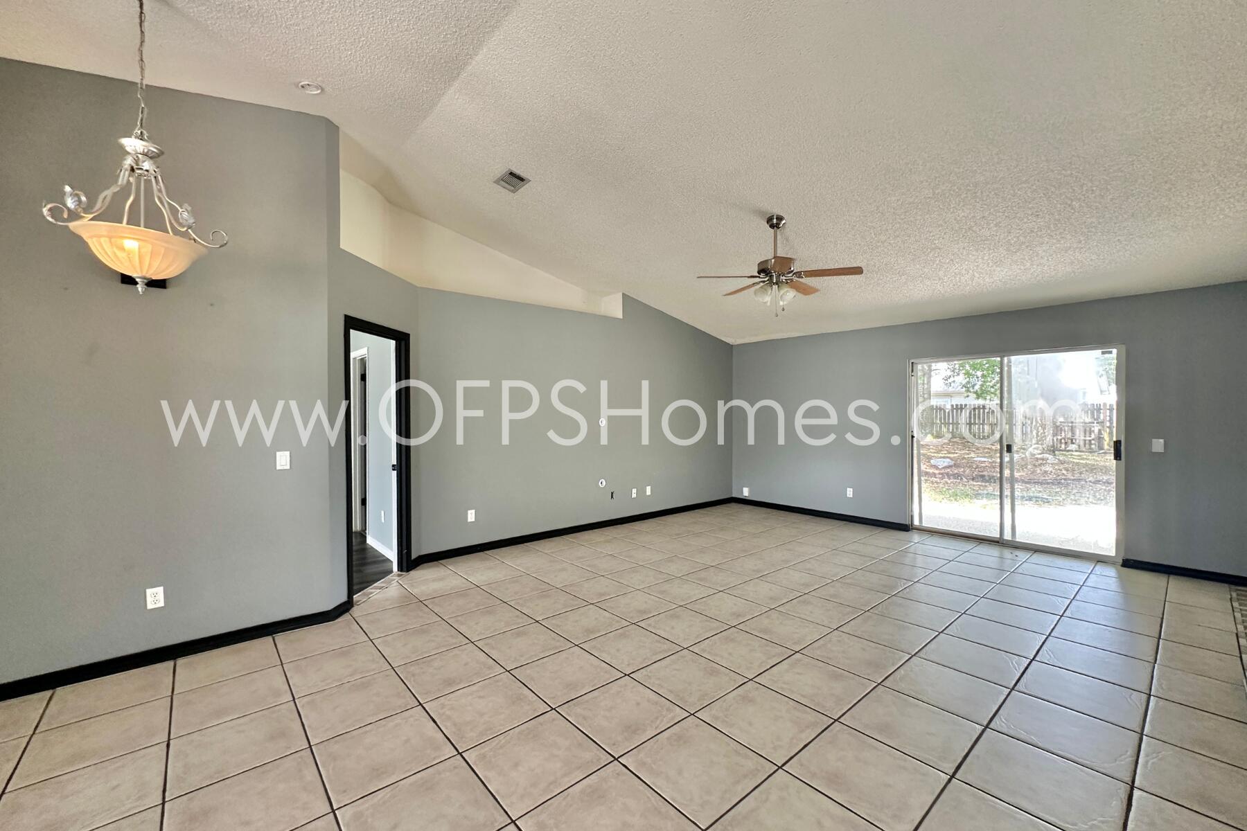 COUNTRY BREEZE EAST - Residential Lease