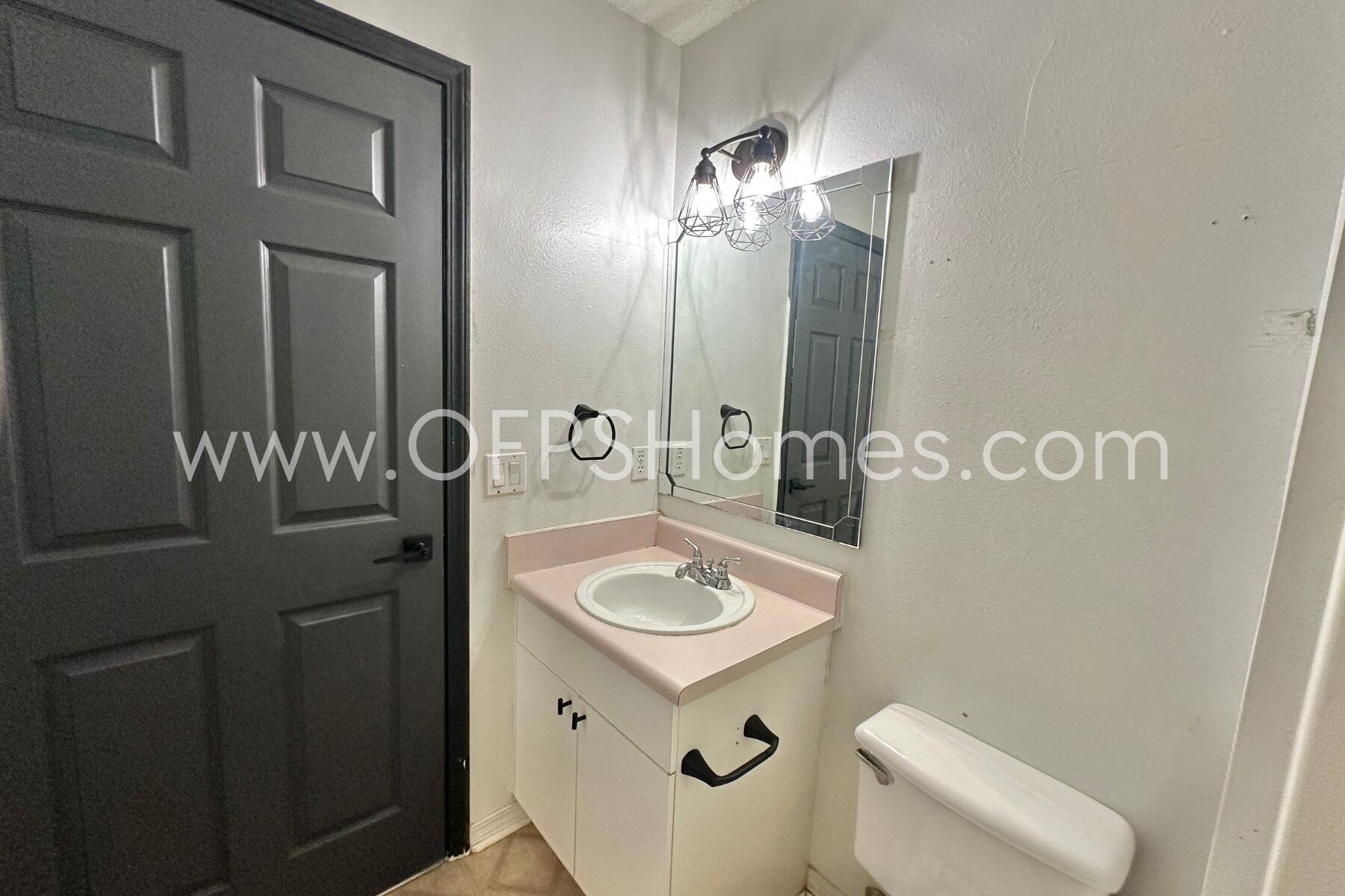 COUNTRY BREEZE EAST - Residential Lease