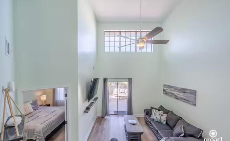 COURT DEL MAR - Residential