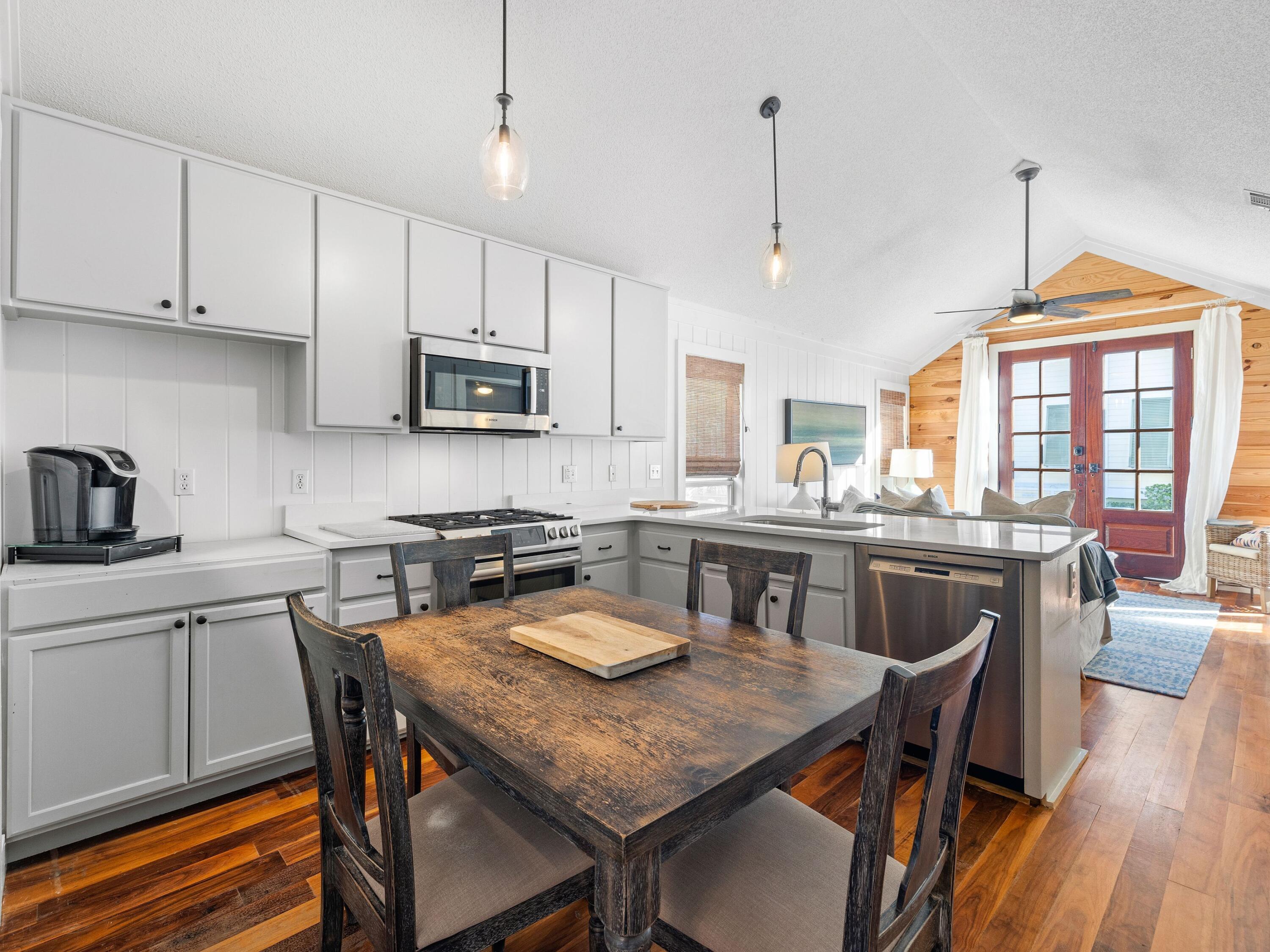 GRAYTON BEACH - Residential