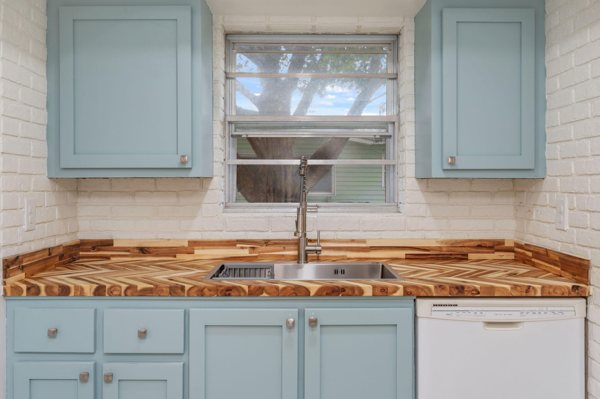 OAK TREE PARK - Residential