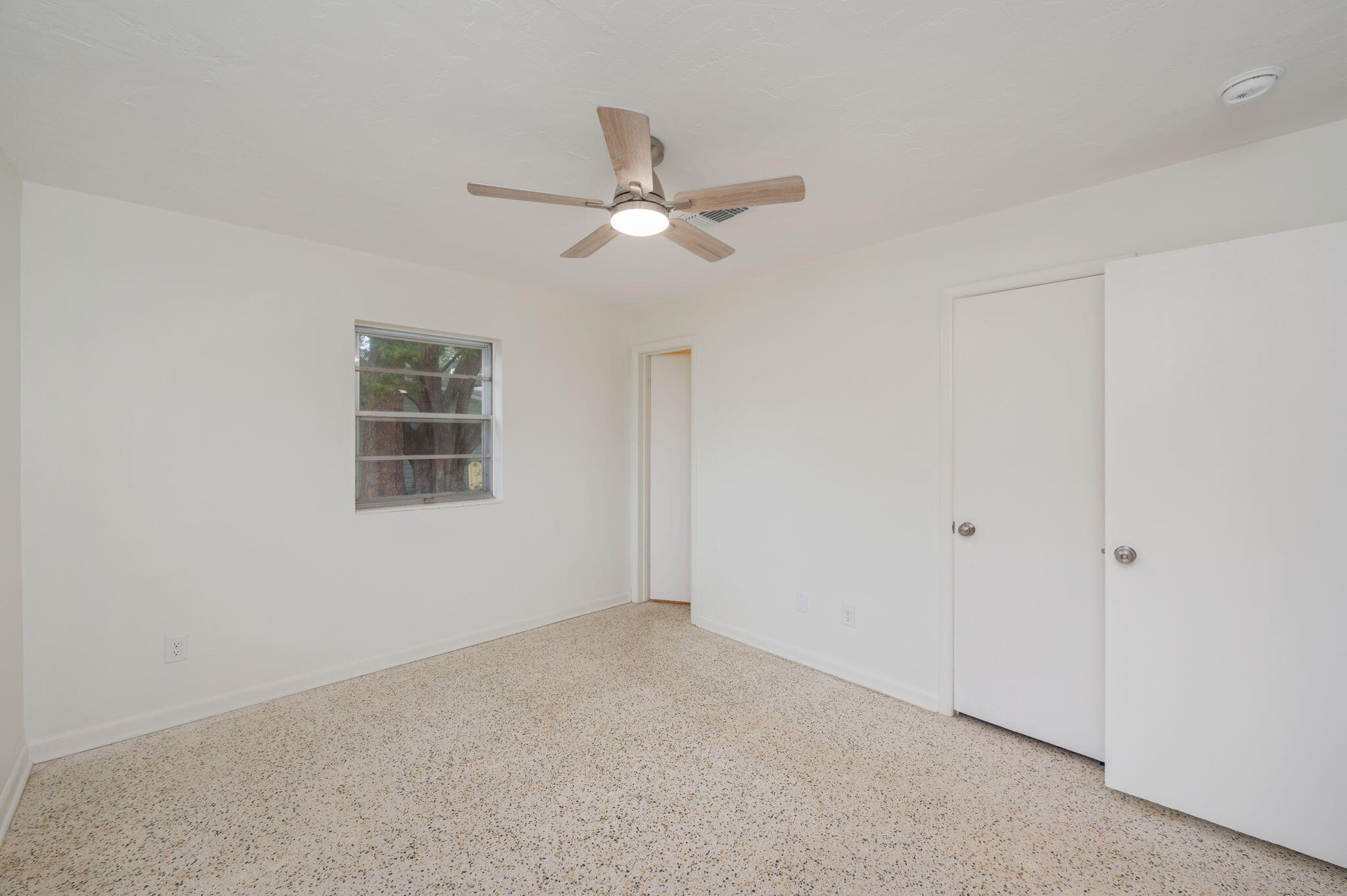 OAK TREE PARK - Residential