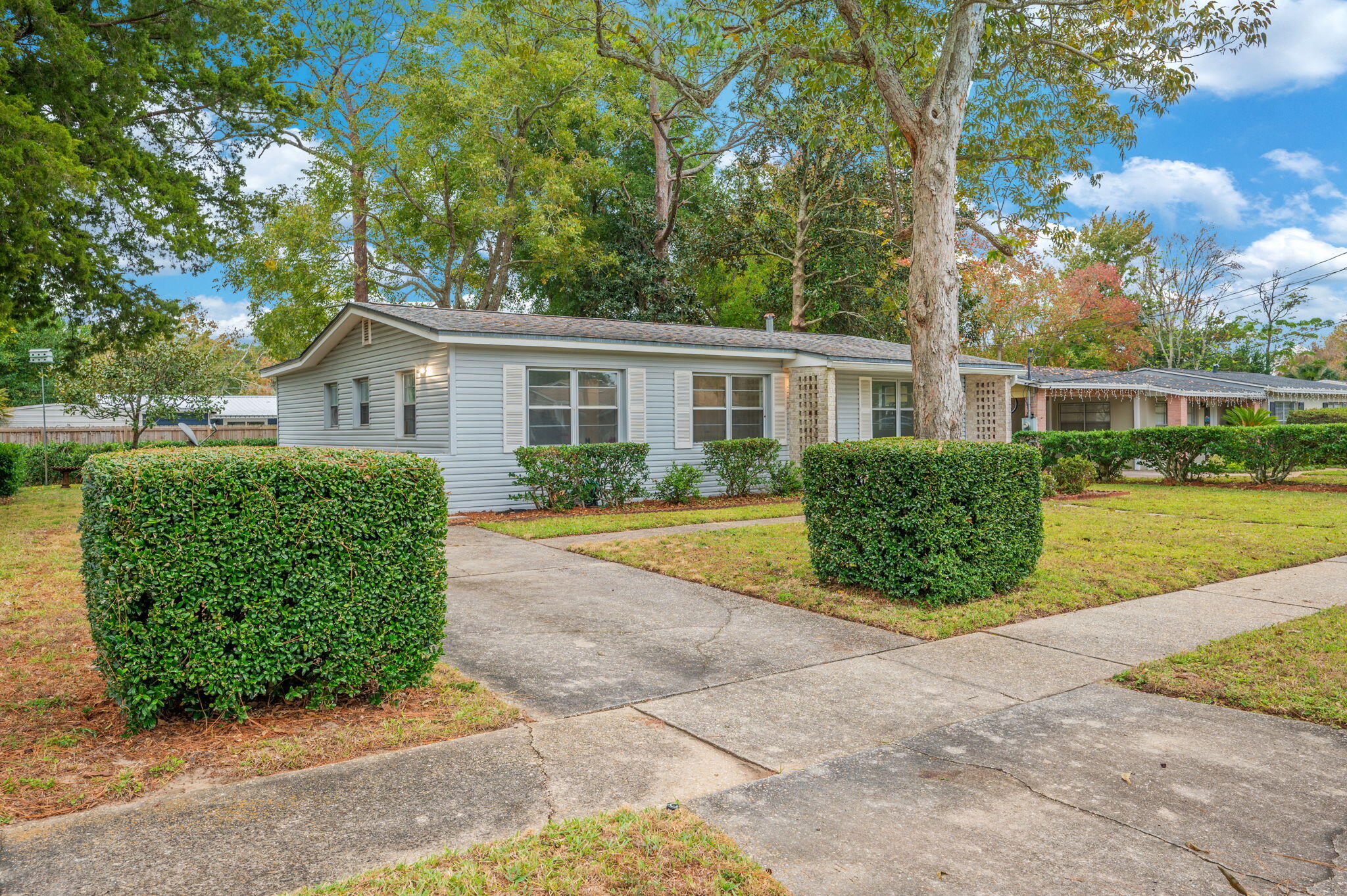 OAK TREE PARK - Residential