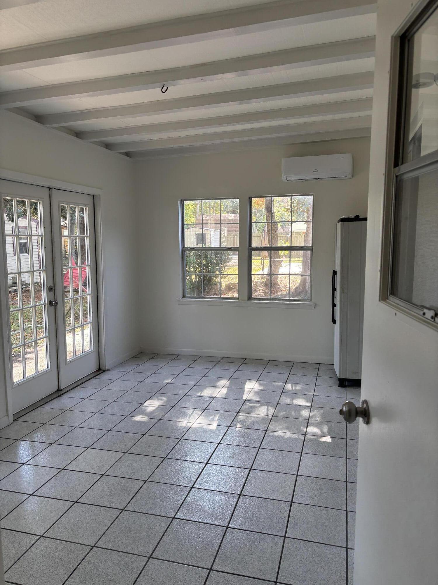 OAK TREE PARK - Residential