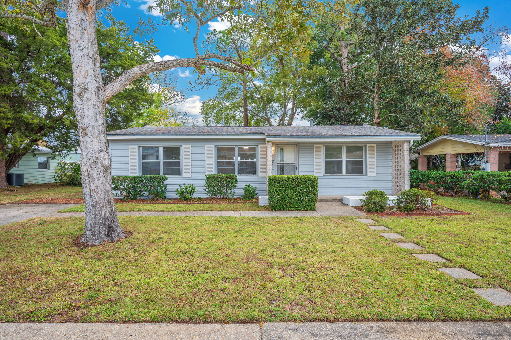 OAK TREE PARK - Residential