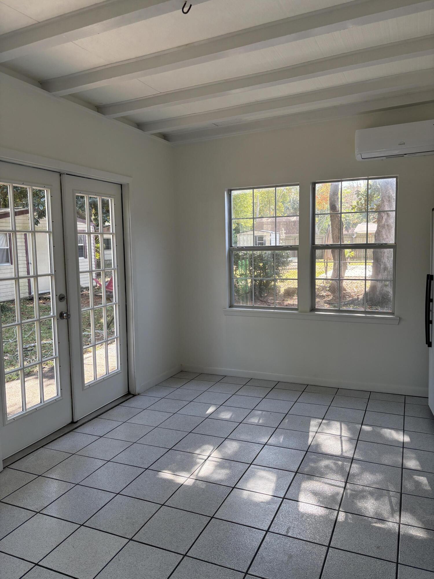 OAK TREE PARK - Residential