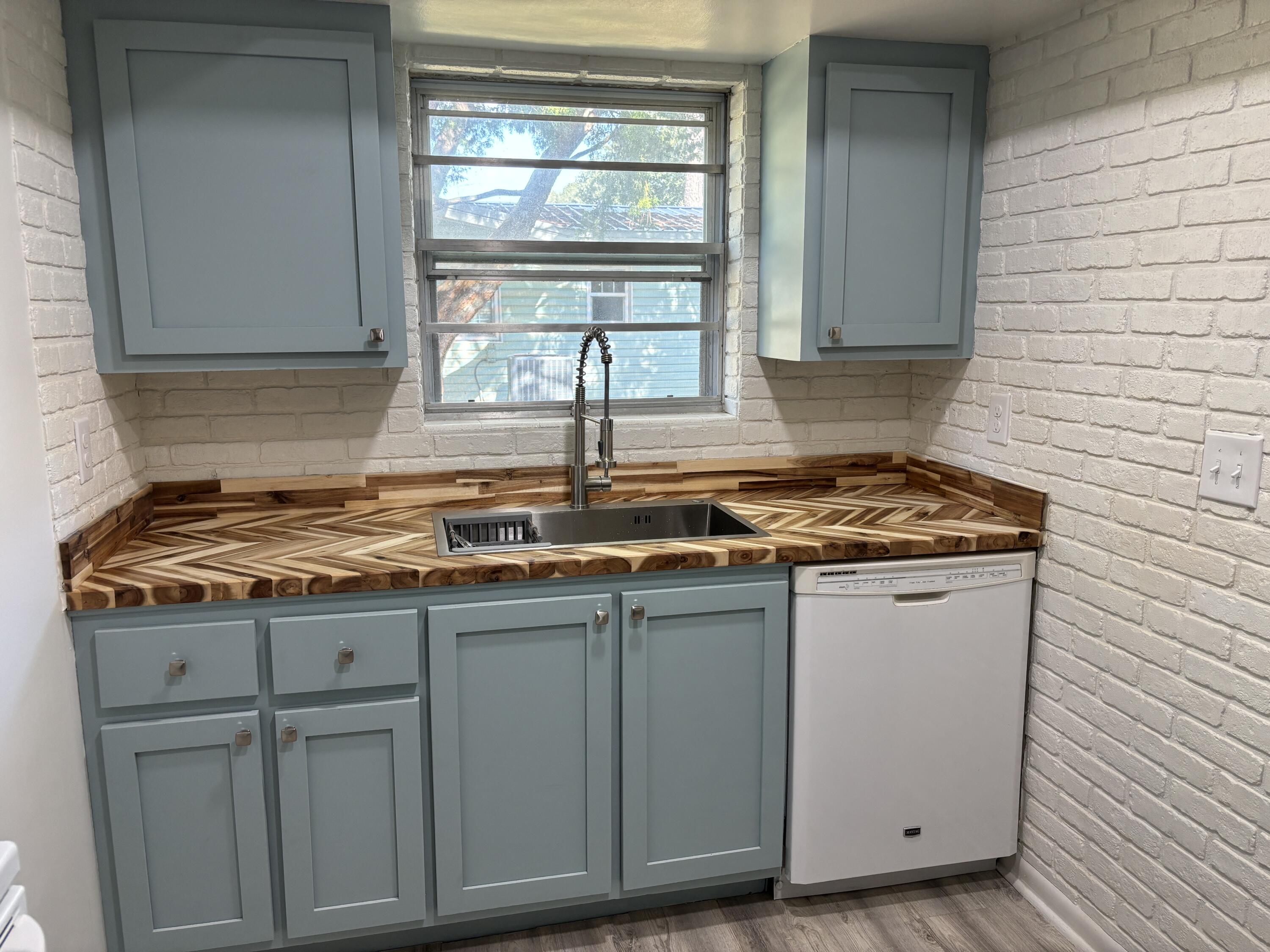 OAK TREE PARK - Residential