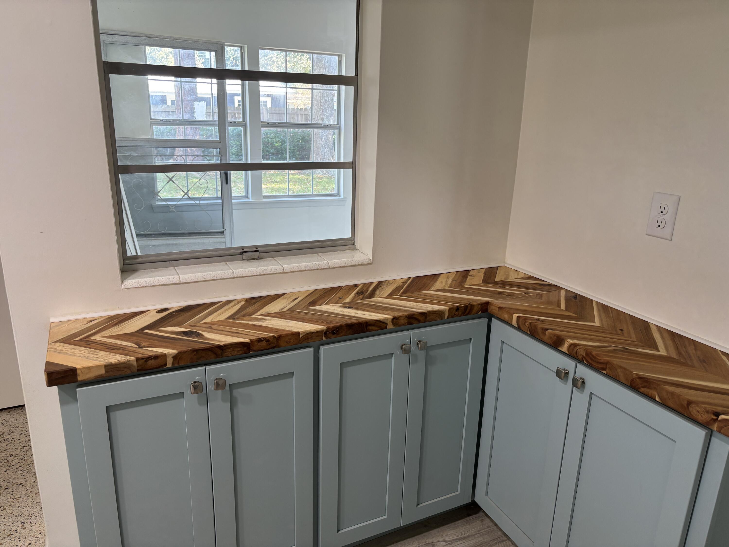 OAK TREE PARK - Residential