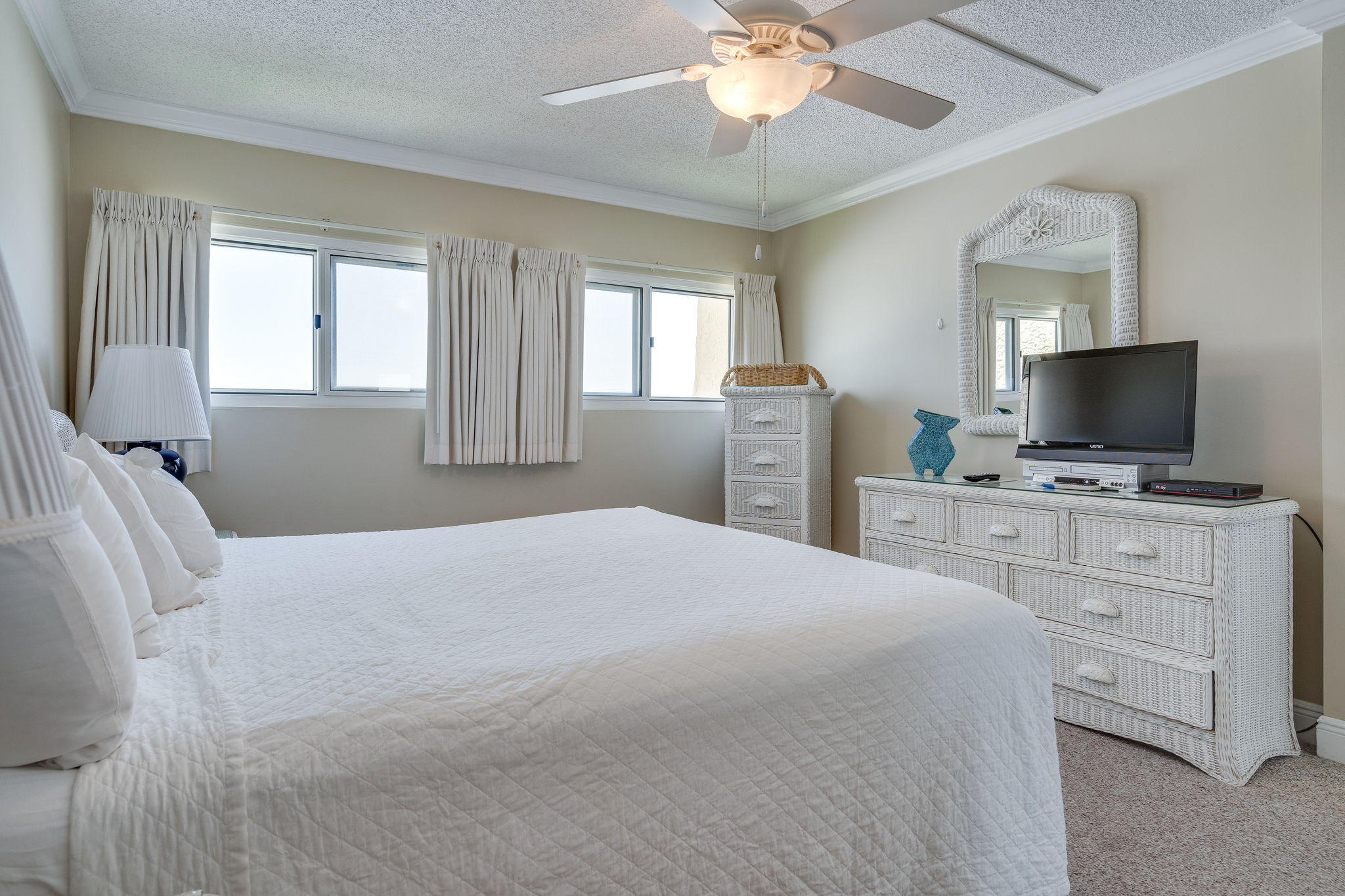 BEACH HOUSE CONDO PH 2 - Residential