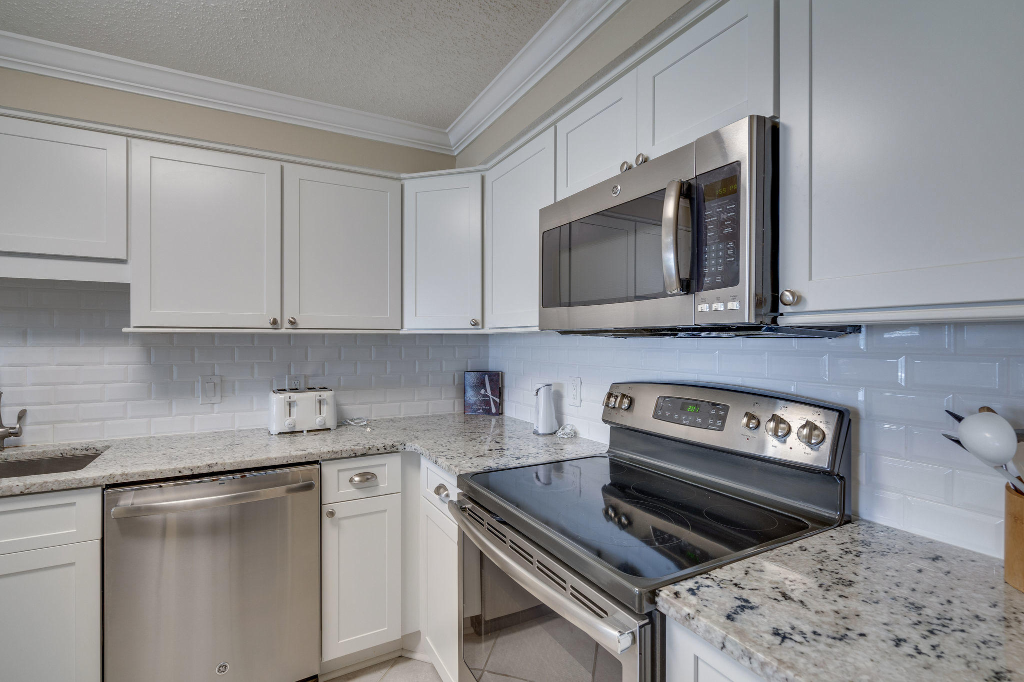 BEACH HOUSE CONDO PH 2 - Residential