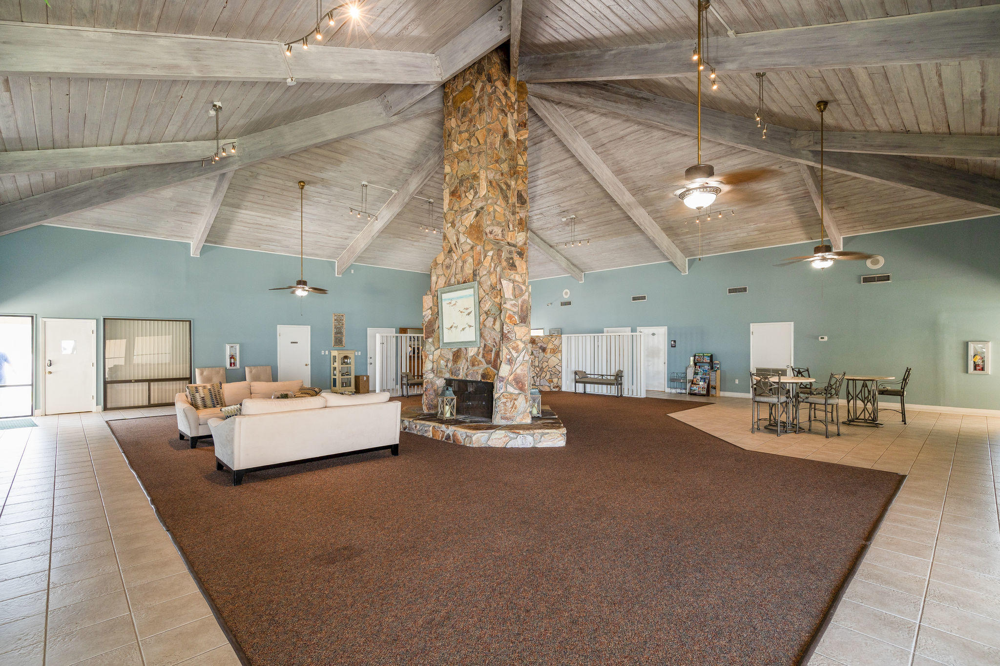 BEACH HOUSE CONDO PH 2 - Residential