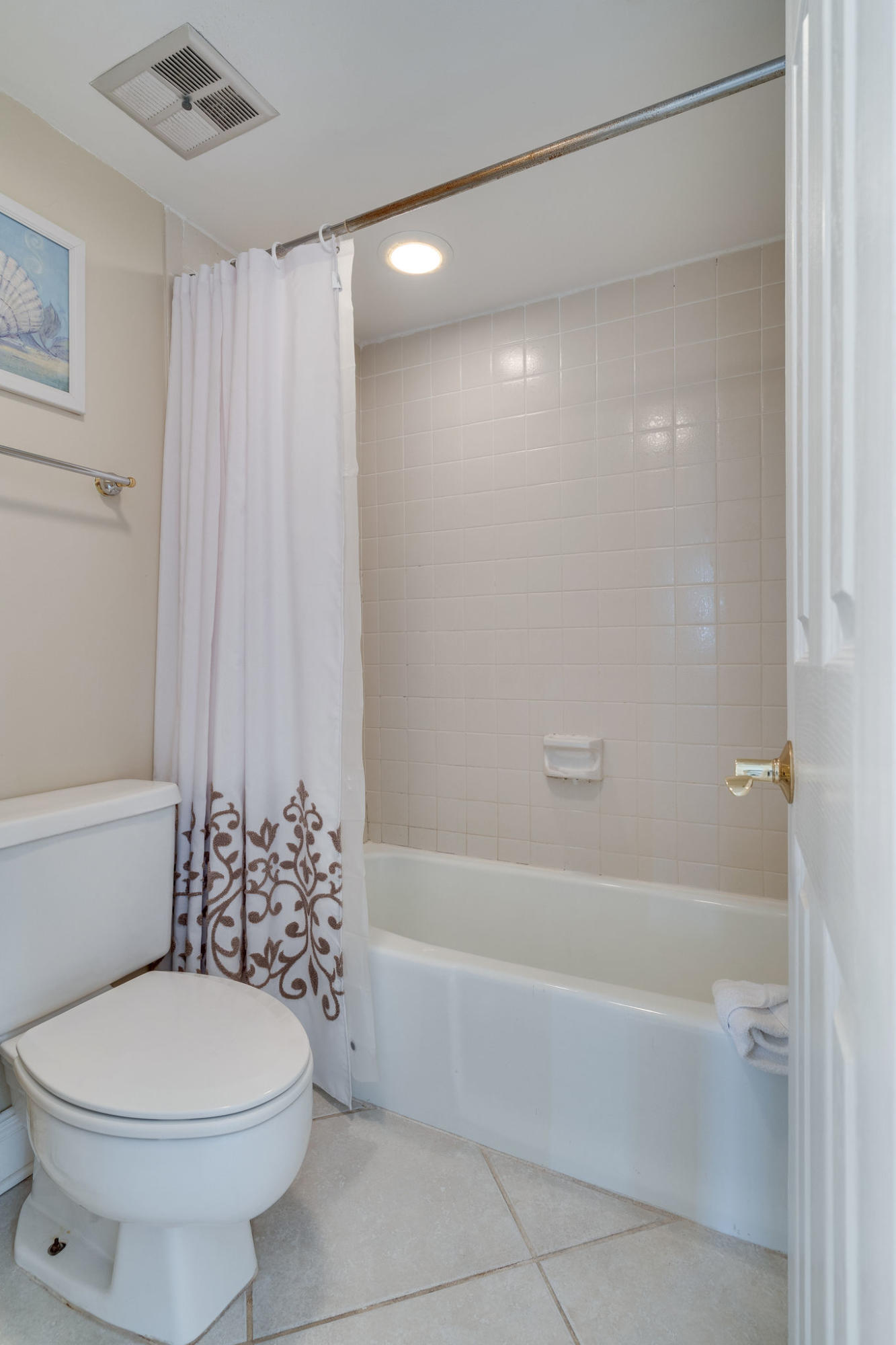 BEACH HOUSE CONDO PH 2 - Residential