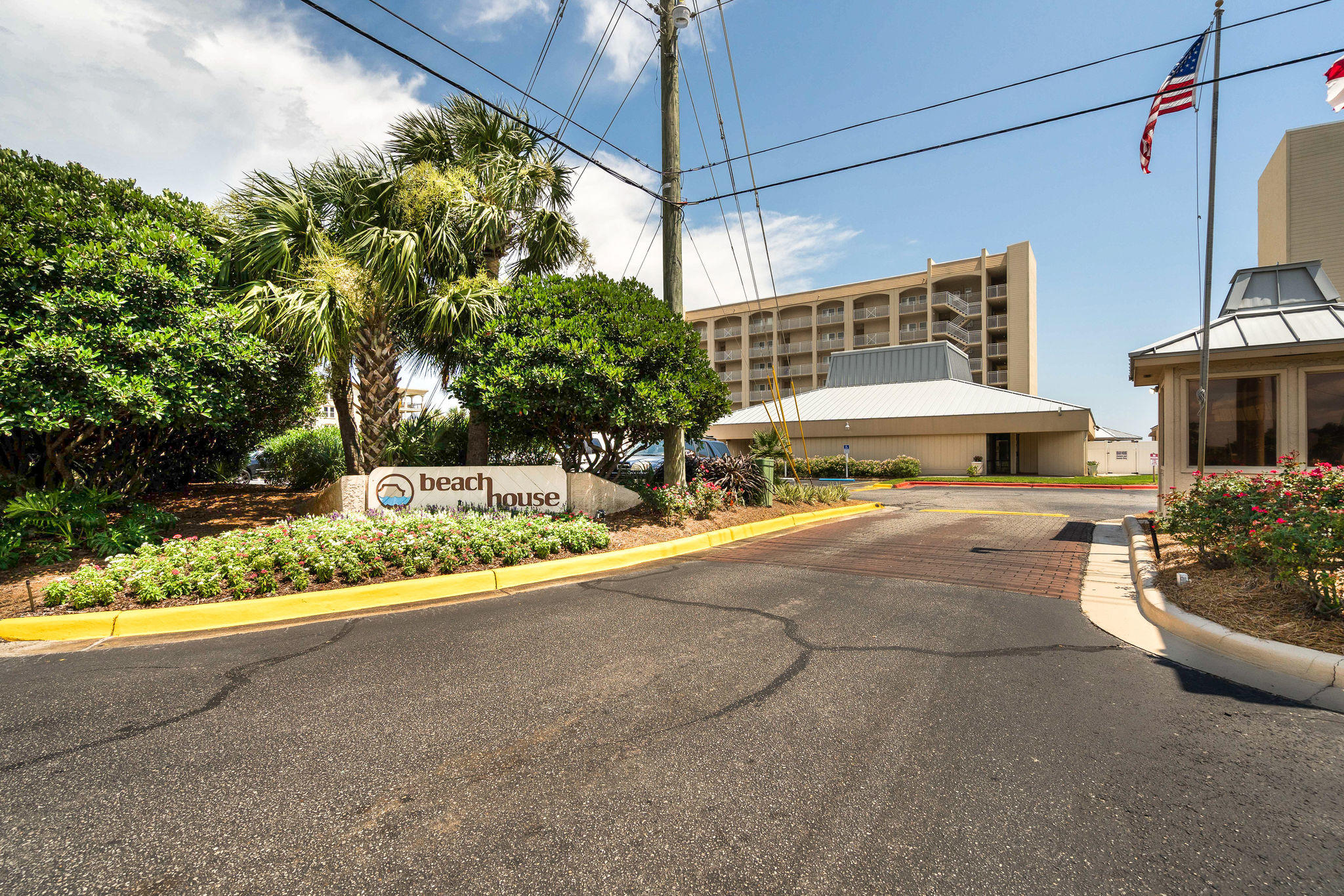 BEACH HOUSE CONDO PH 2 - Residential