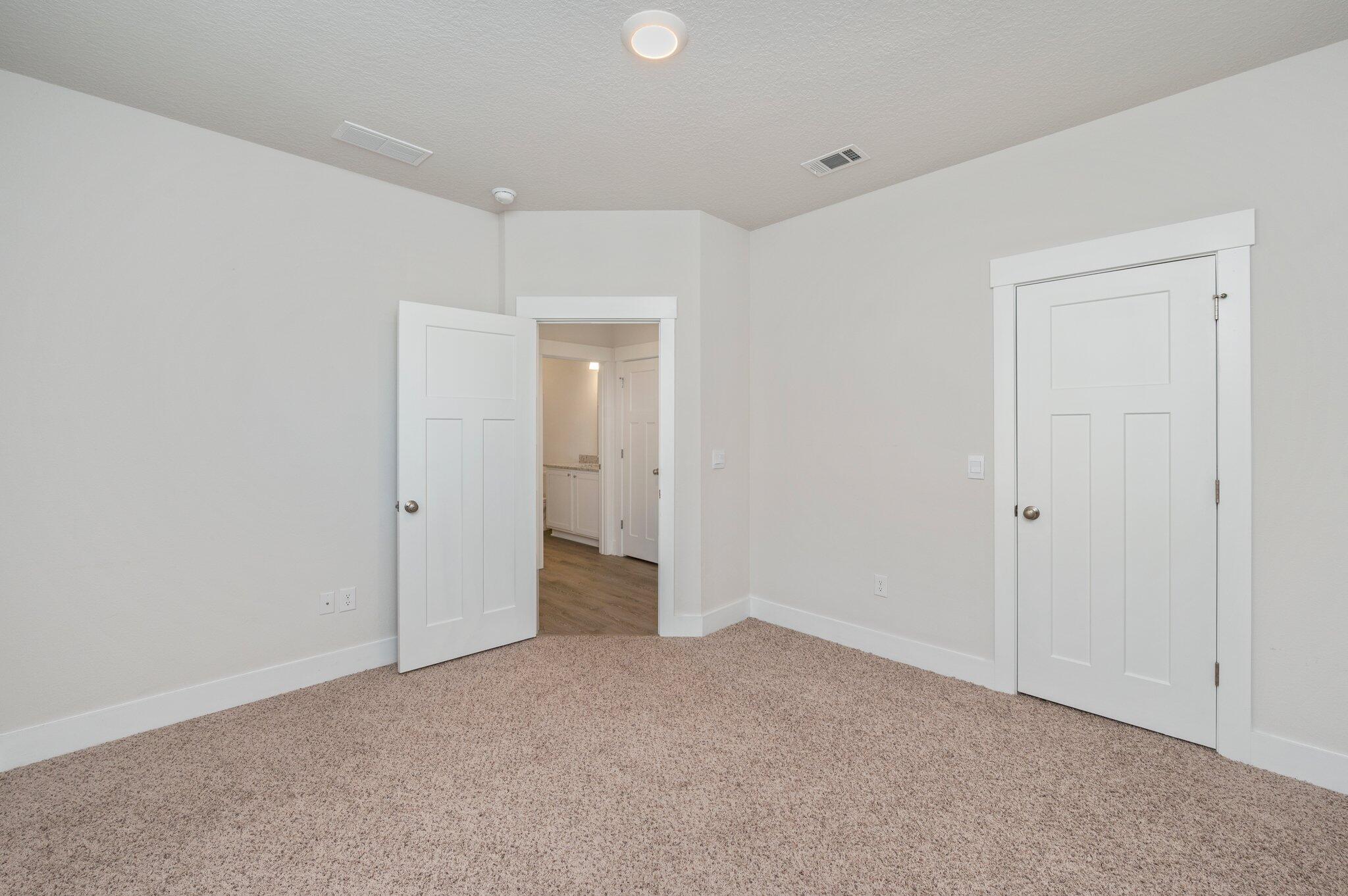 HILLWOOD ESTATES - Residential