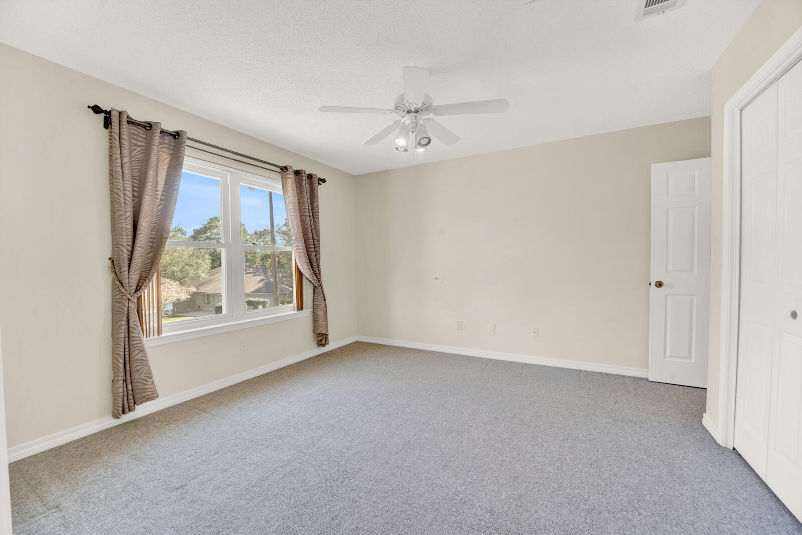 ROCKY BAYOU COUNTRY CLUB ESTATES - Residential