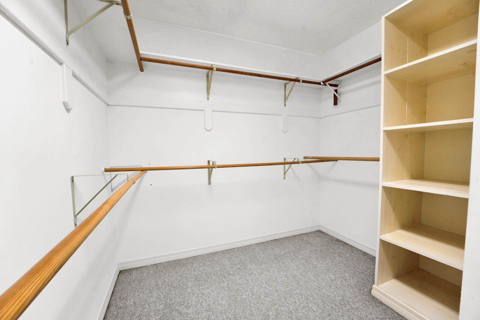 ROCKY BAYOU COUNTRY CLUB ESTATES - Residential