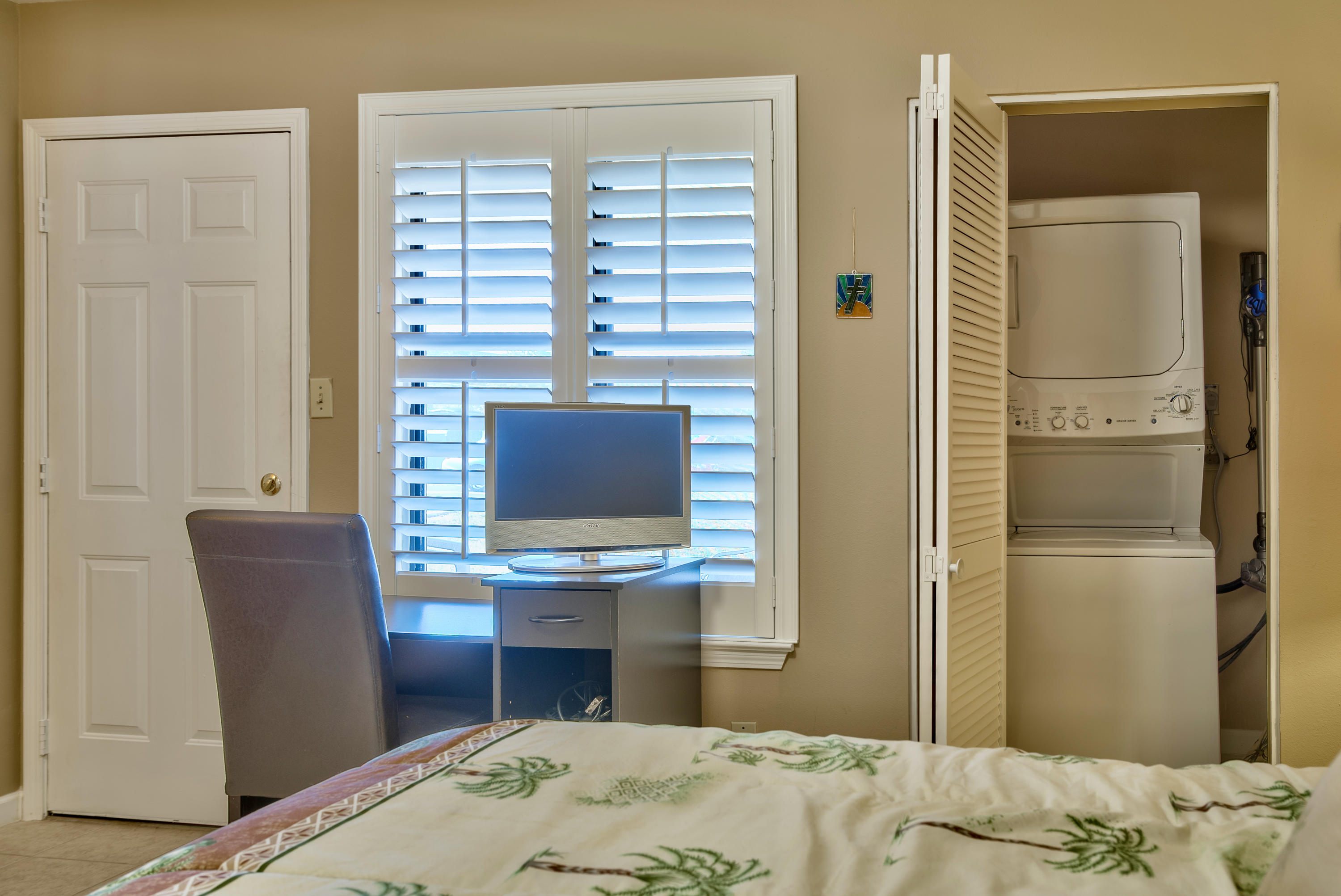 SANDPRINTS CONDO - Residential