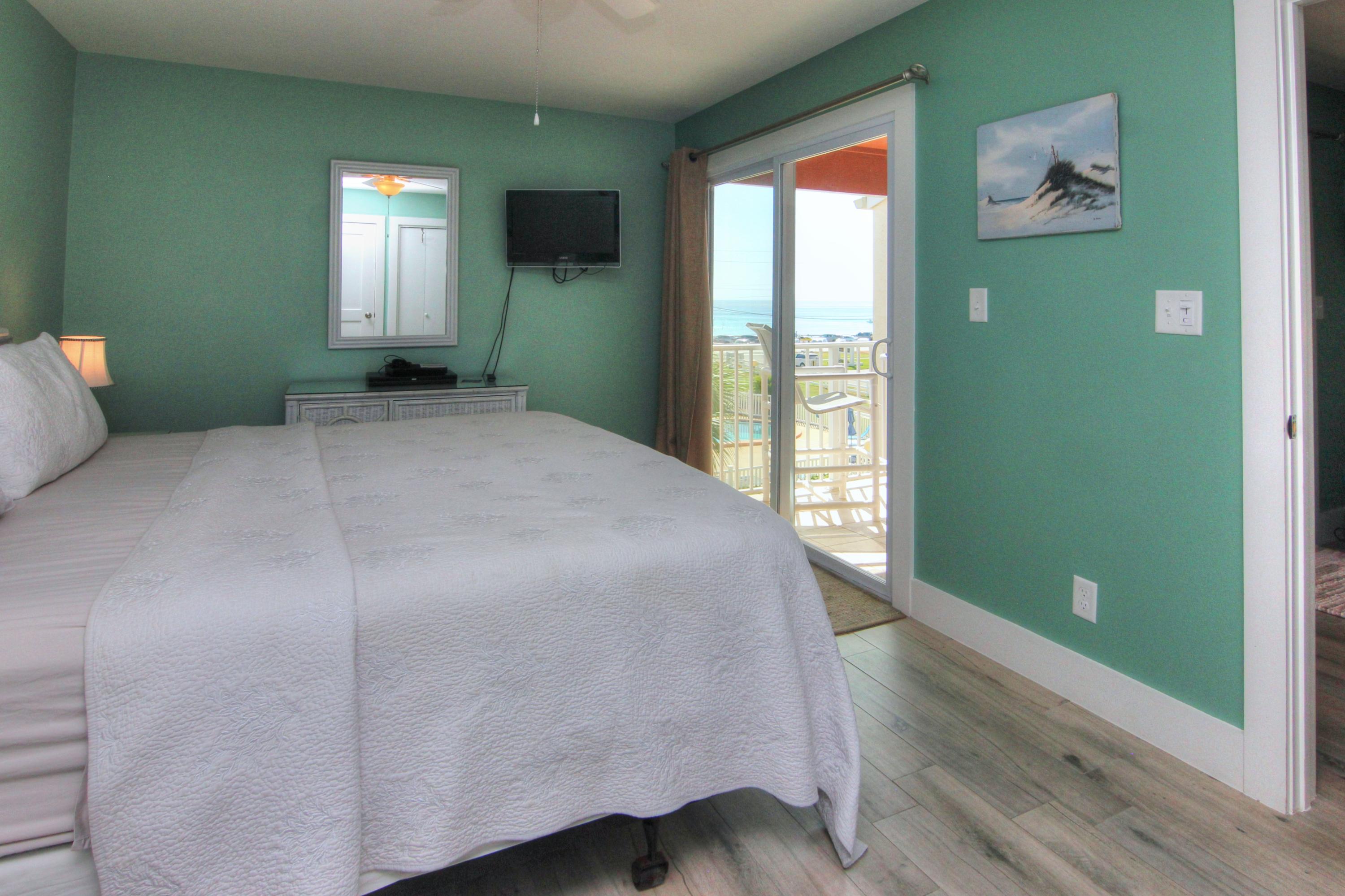 TRADEWINDS CONDOS - Residential