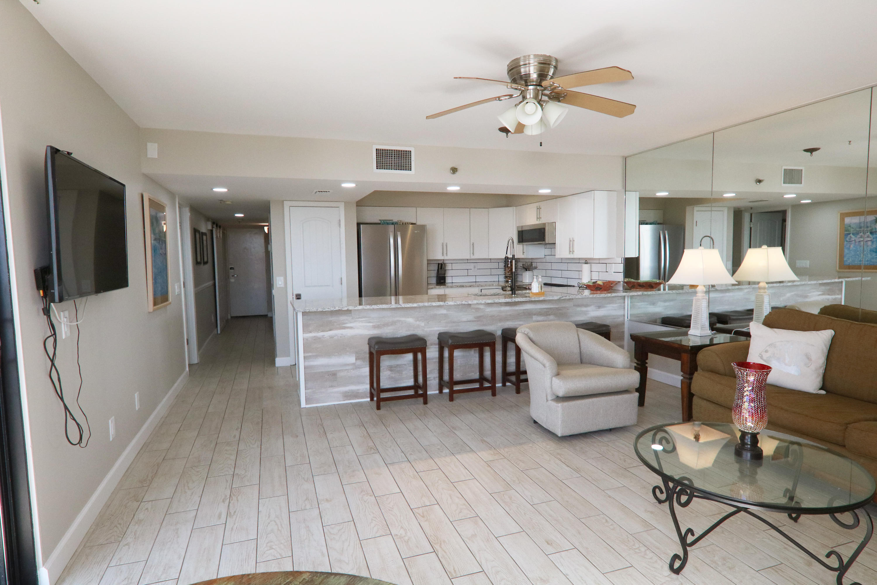 MAINSAIL CONDO PH 3 - Residential