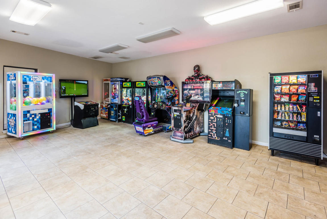 MAINSAIL CONDO PH 3 - Residential