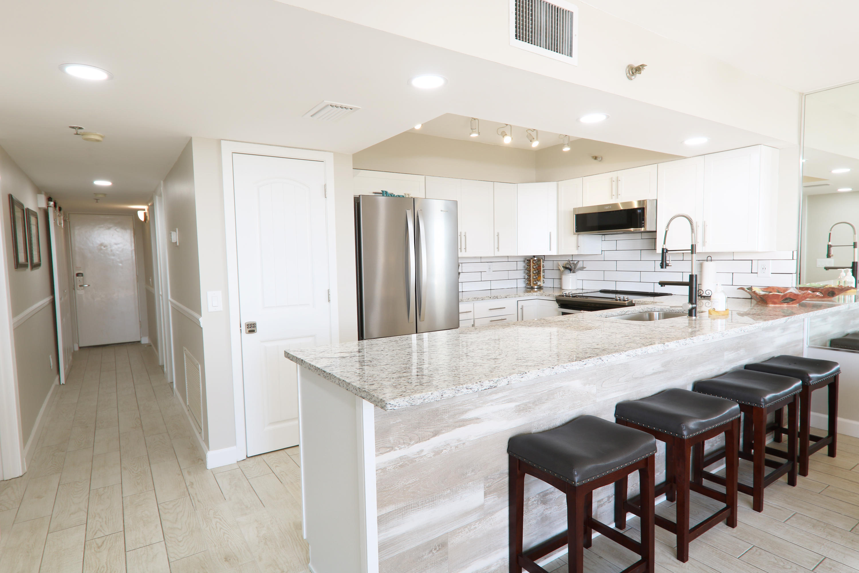 MAINSAIL CONDO PH 3 - Residential