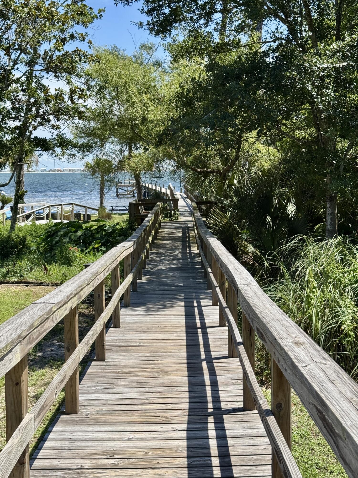 MAGNOLIA HARBOR - Residential