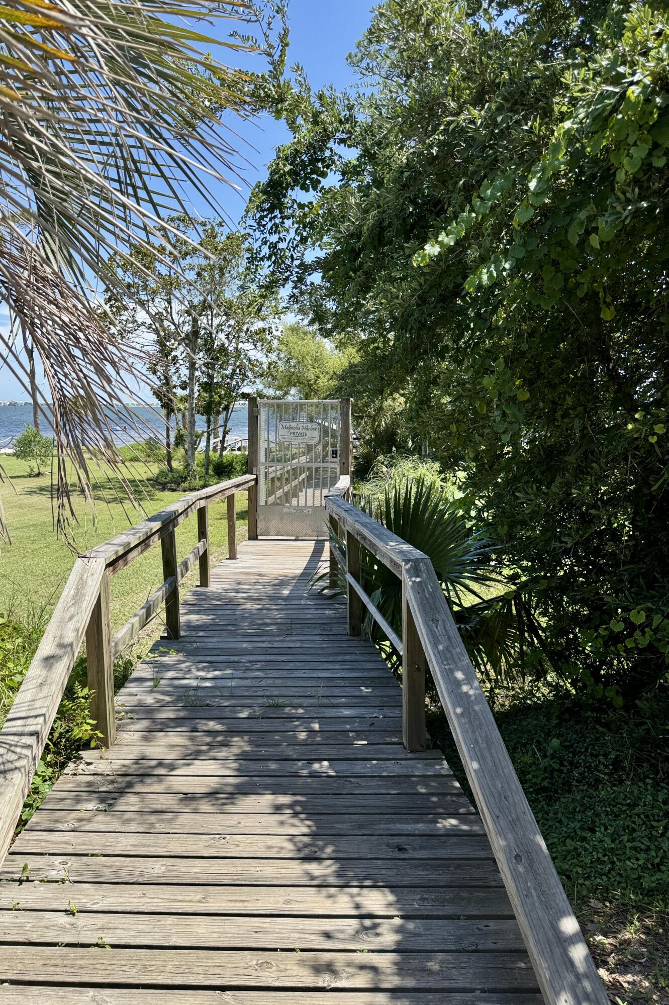 MAGNOLIA HARBOR - Residential