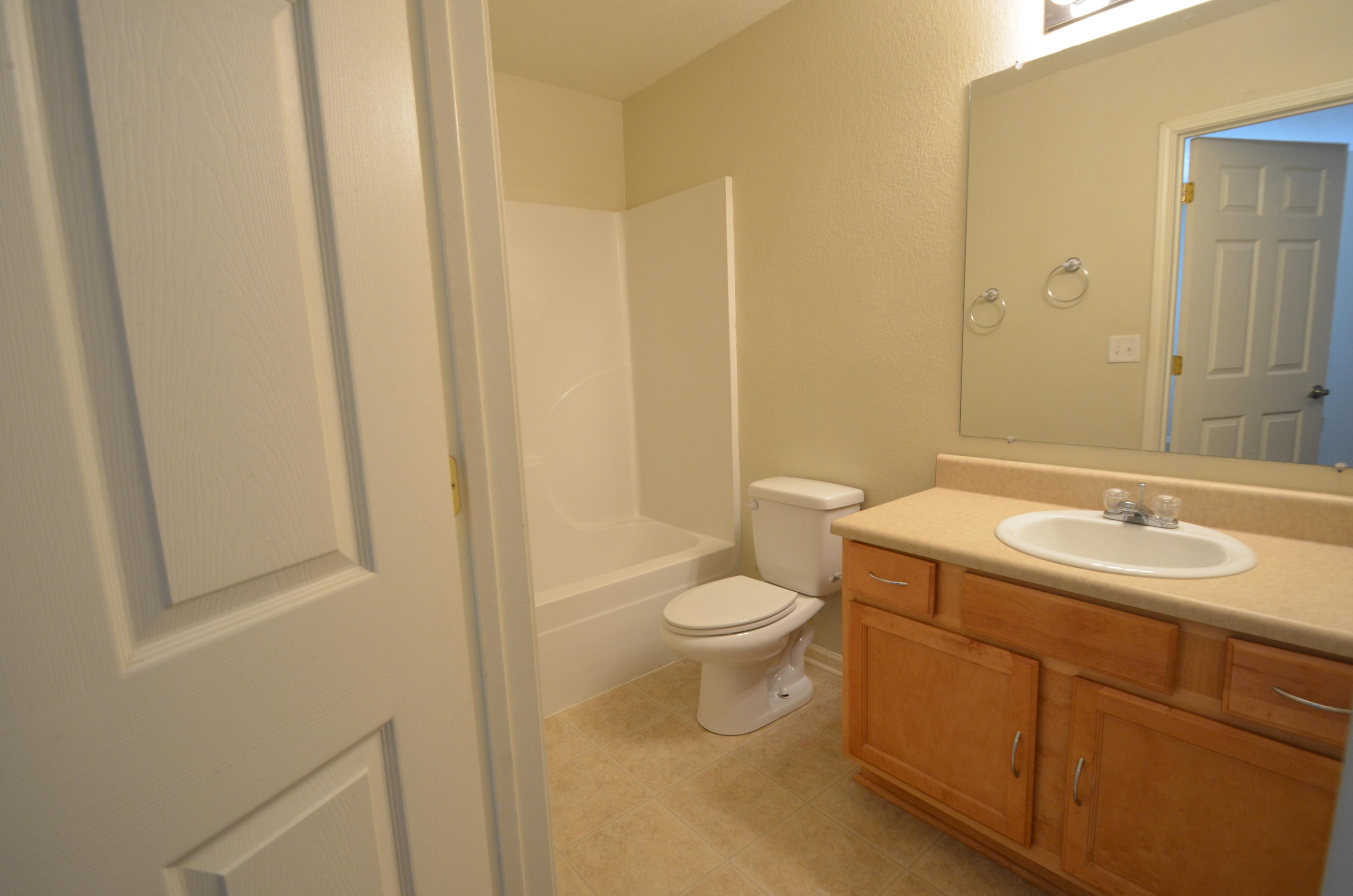 YACHT CLUB OAKS - Residential