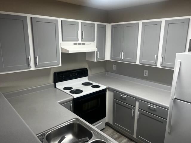 ANASTASIA MANOR T/H - Residential Lease