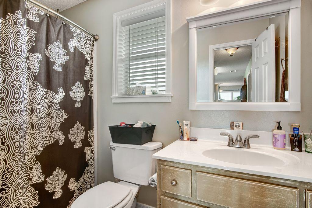 BEACHSIDE VILLAS CONDO - Residential