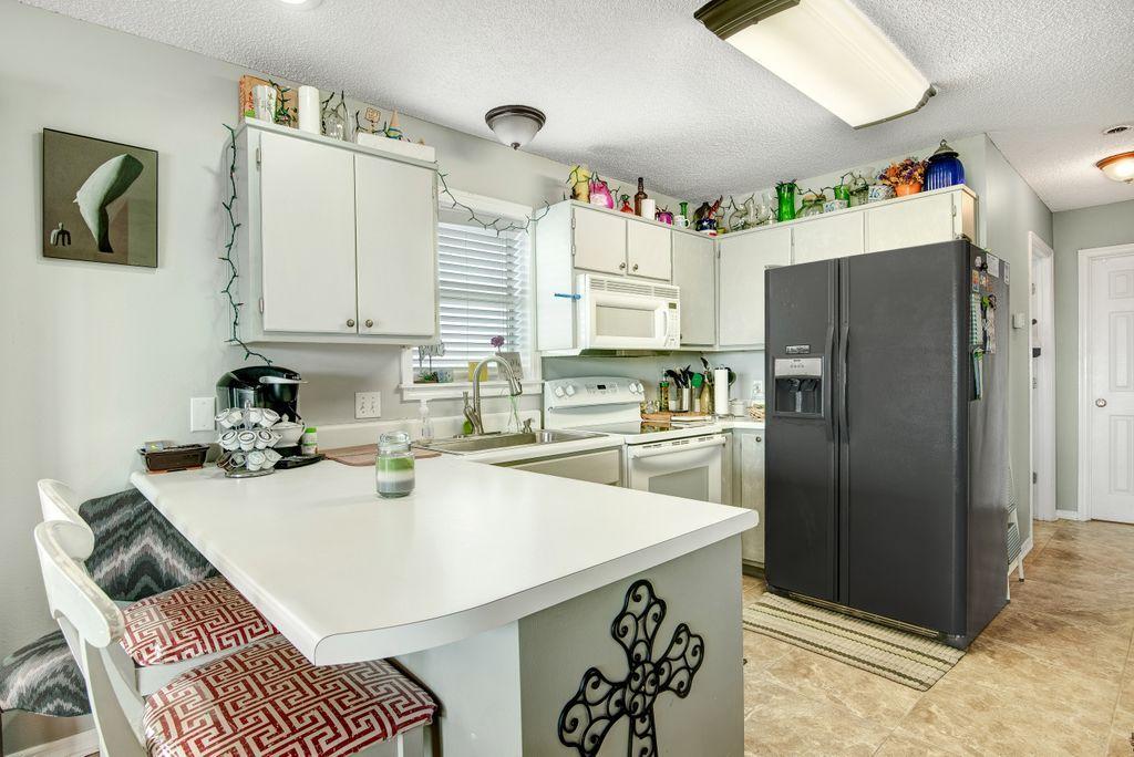 BEACHSIDE VILLAS CONDO - Residential