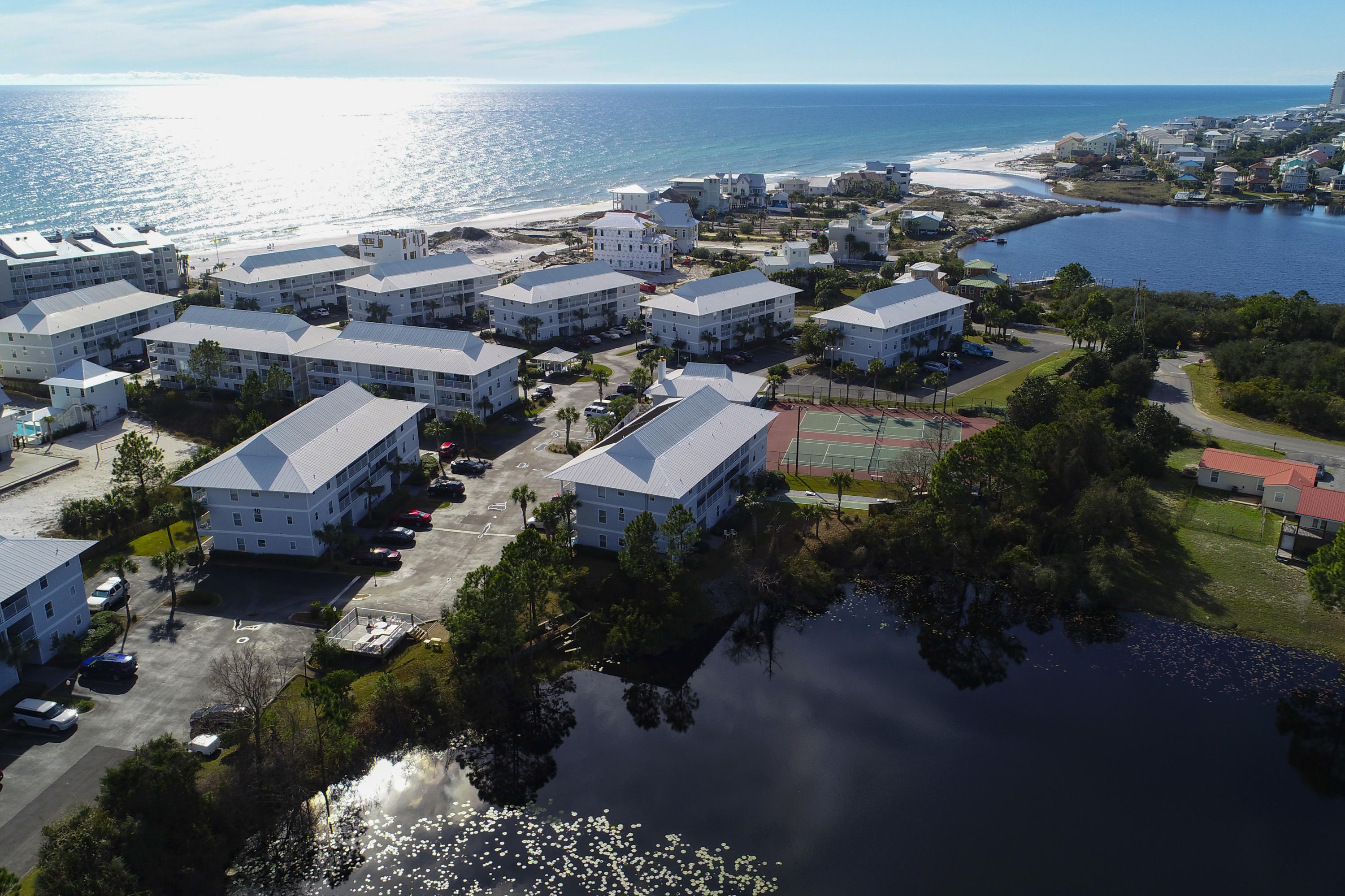 BEACHSIDE VILLAS CONDO - Residential