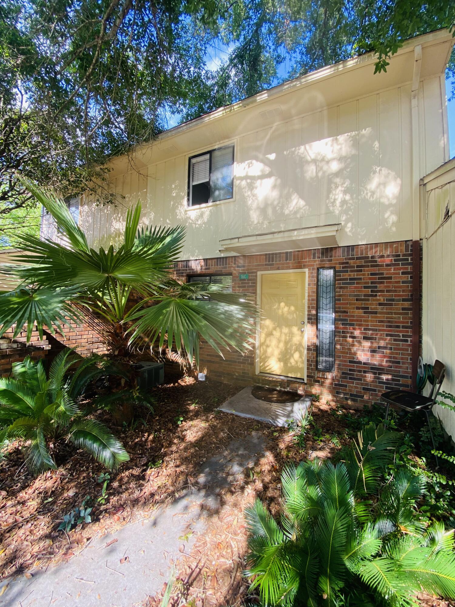 Renovated 2 bedroom, 2 bathroom townhome in the heart of Fort Walton Beach! Beautiful floors, granite counters throughout, updated paint and indoor laundry rental unit! This unit is currently rented, generating over $16,000 of rental income per year! This would be the perfect addition to any investor's portfolio, or a wonderful starter investment for those new to real estate investing. The location cannot be beat as it is downtown Fort Walton, close to everything including military bases. Don't hesitate to add a very reliable, well grossing rental unit with strong demand going forward at an affordable price.