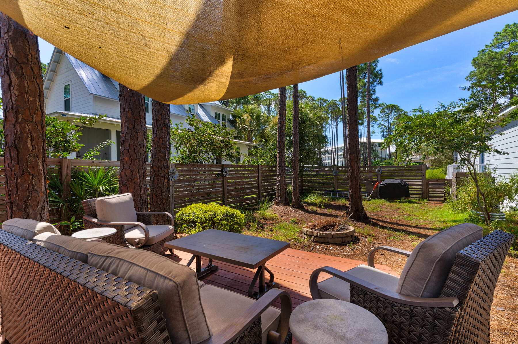 BEACH HIGHLAND 1ST ADD - Residential Lease