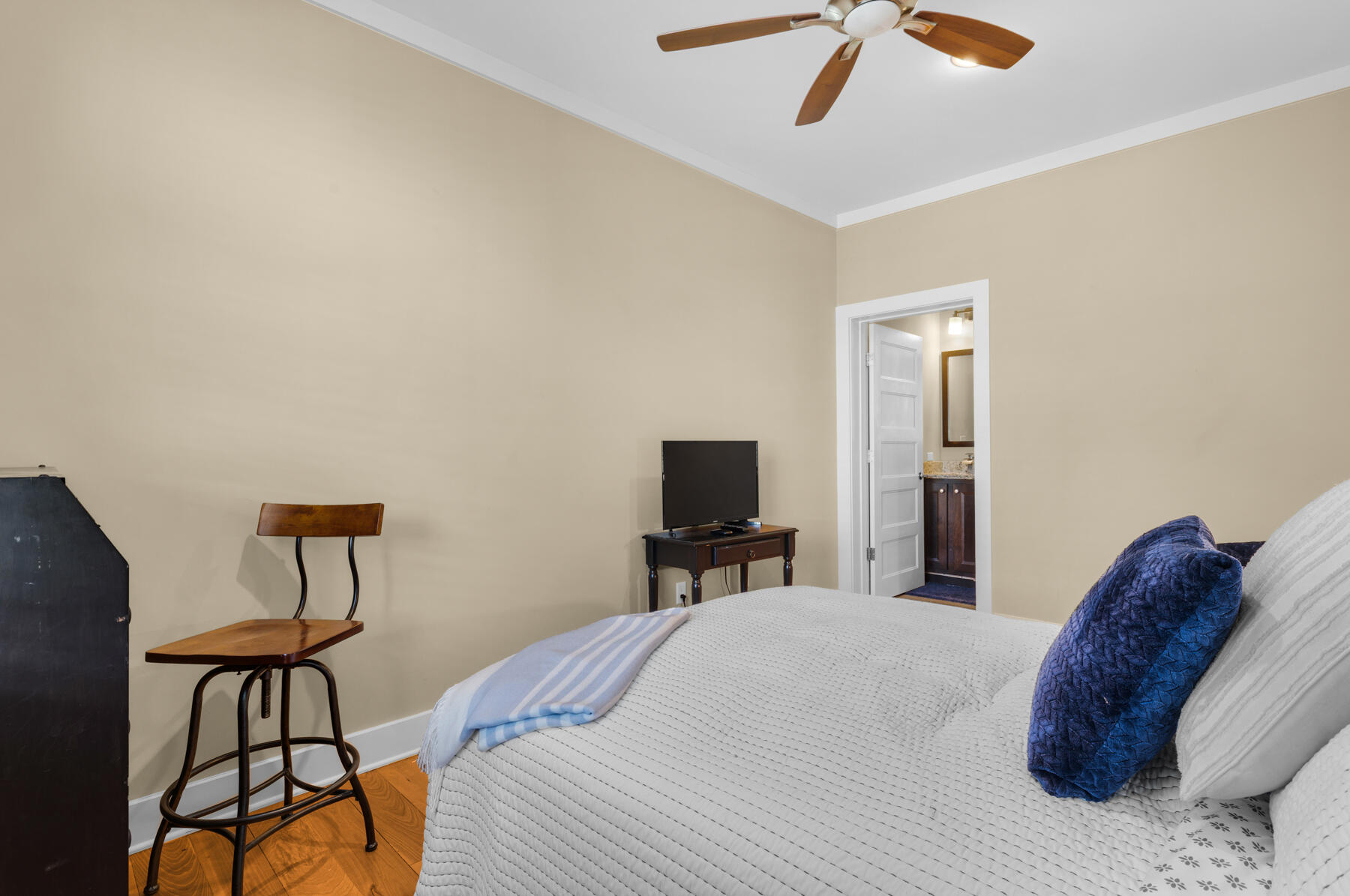 BEACH HIGHLAND 1ST ADD - Residential Lease