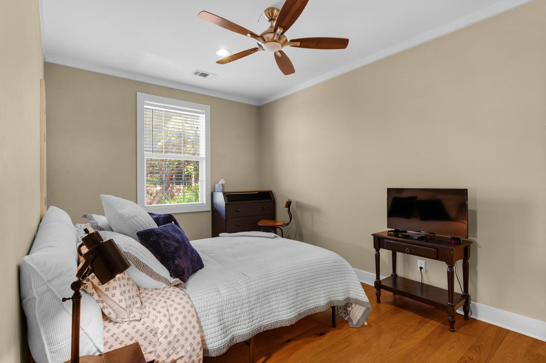 BEACH HIGHLAND 1ST ADD - Residential Lease