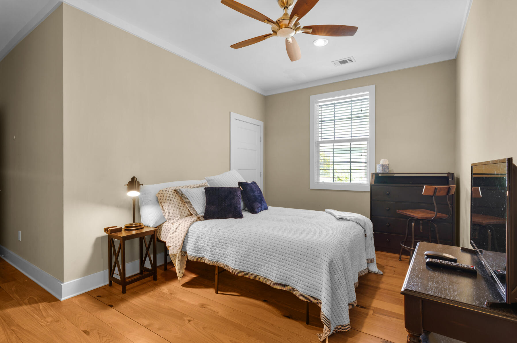 BEACH HIGHLAND 1ST ADD - Residential Lease