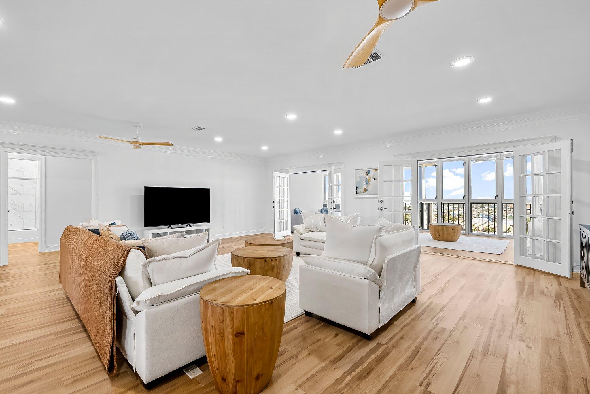 REGENCY TOWERS CONDO - Residential