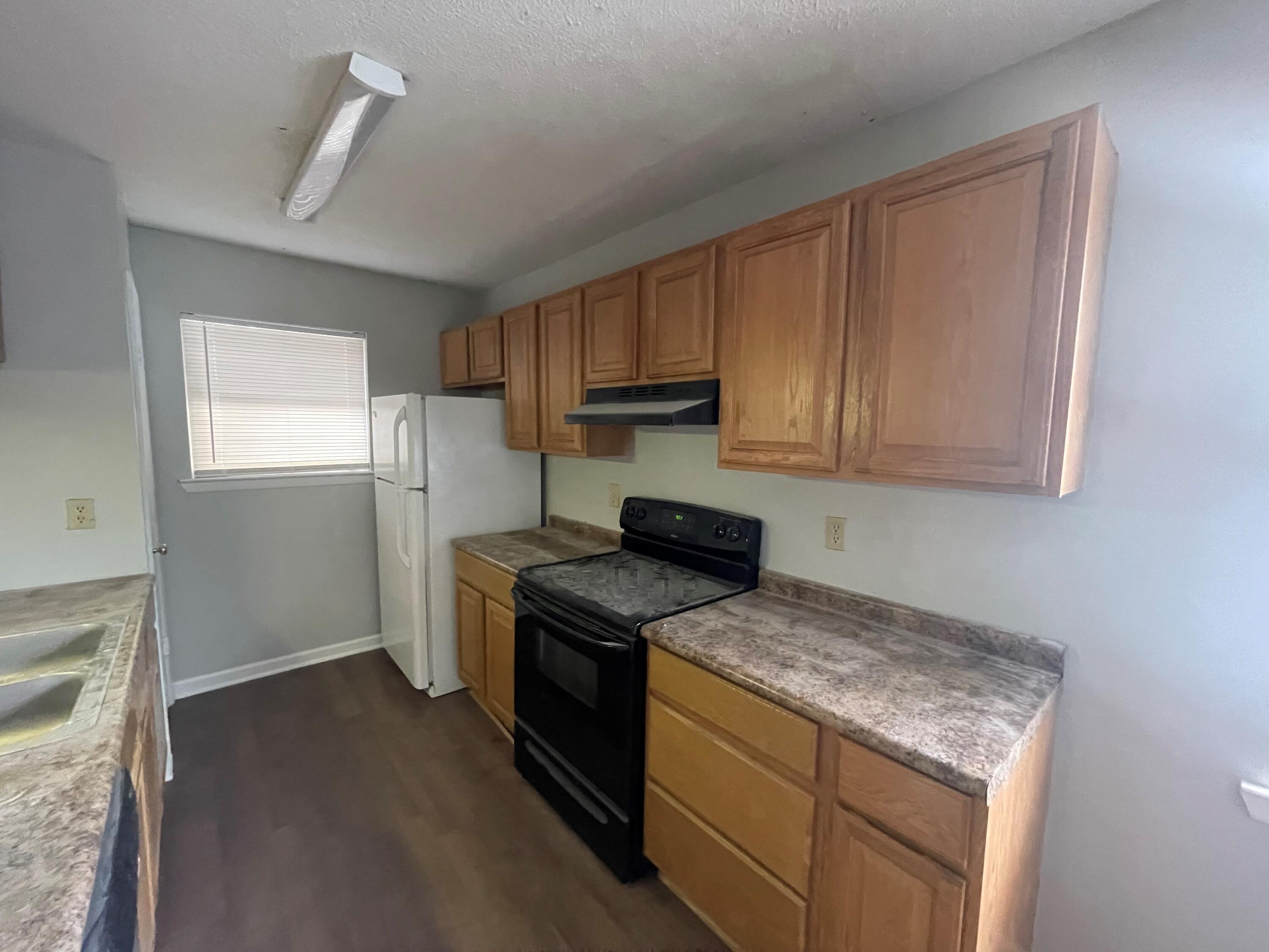 CREEKSIDE 2 - Residential Lease