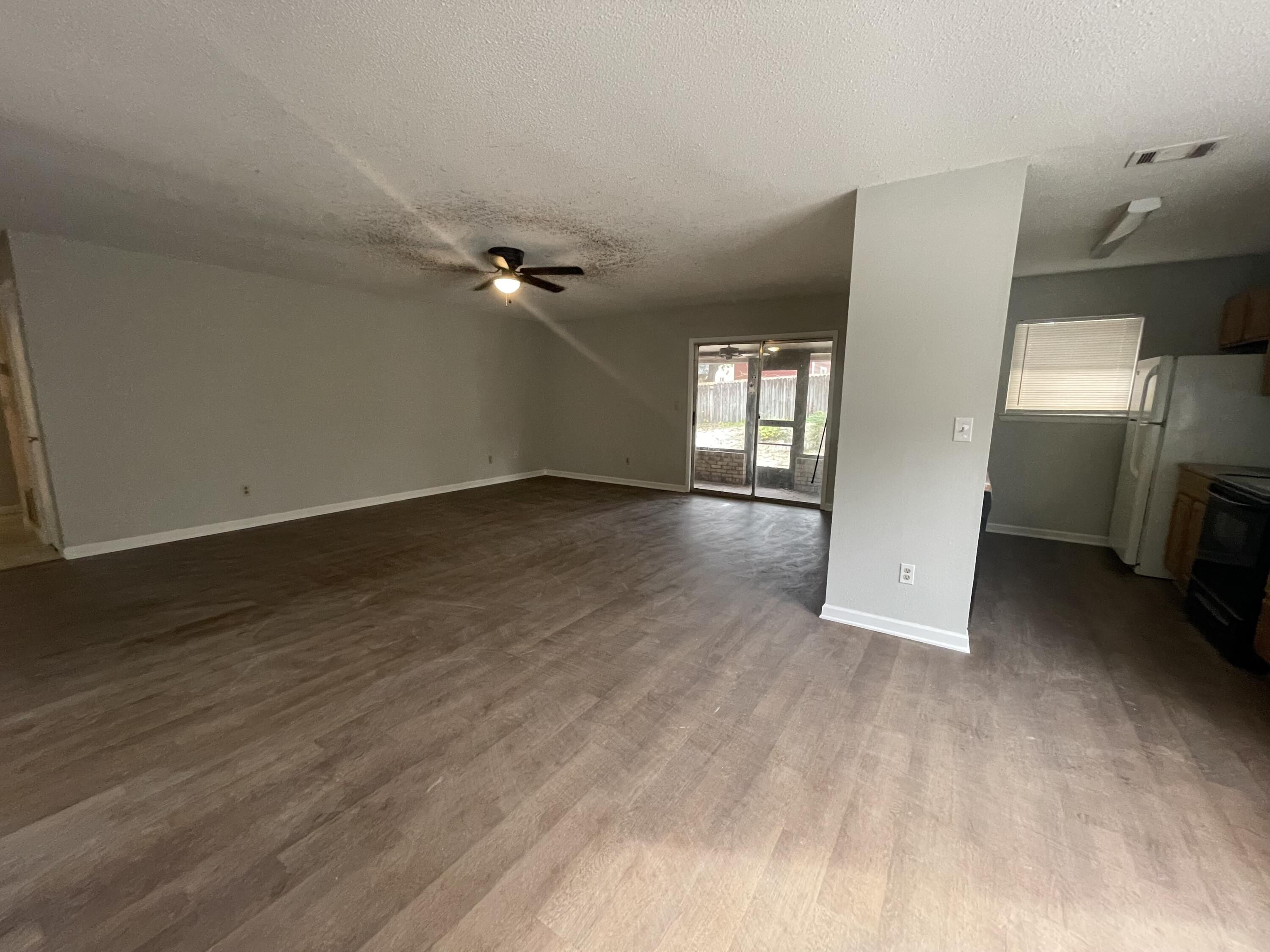 CREEKSIDE 2 - Residential Lease