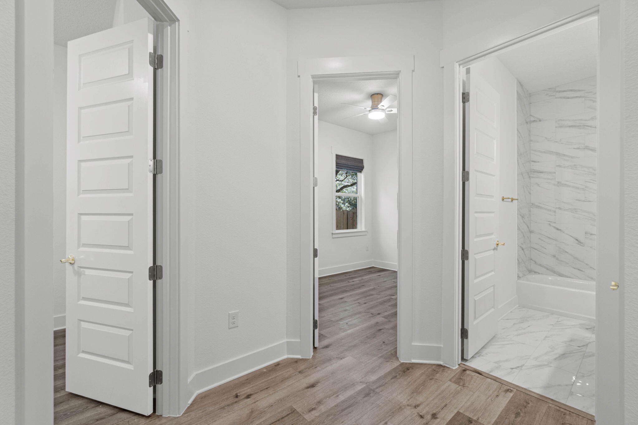 VALPARAISO SHORES - Residential