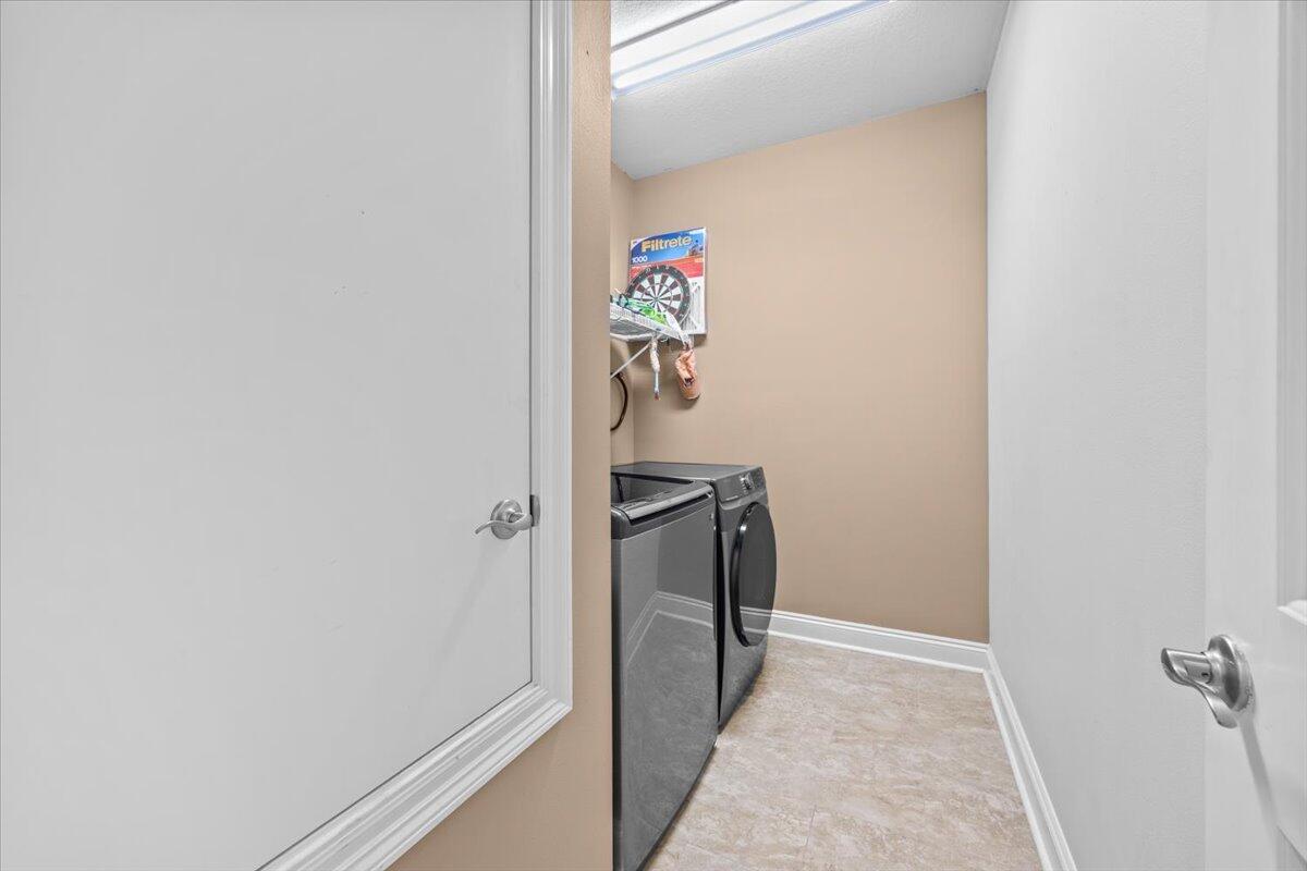 CRYSTAL SHORES - Residential