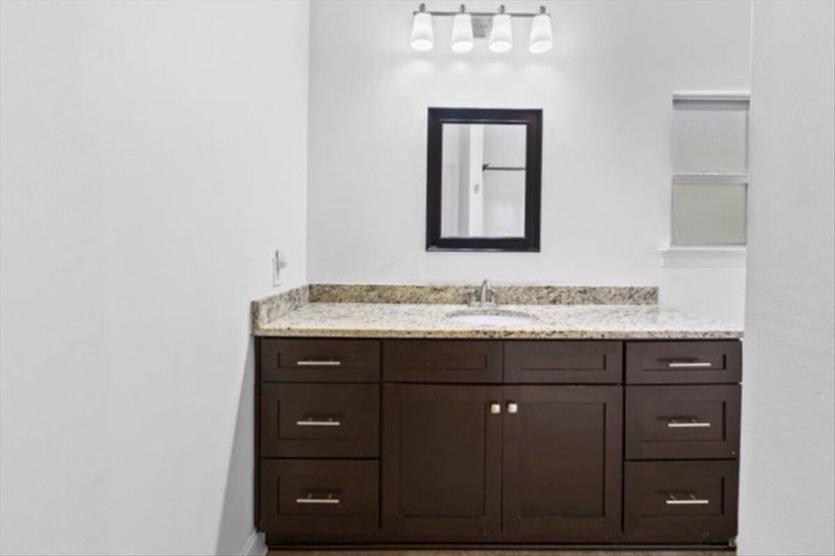 CRYSTAL SHORES - Residential