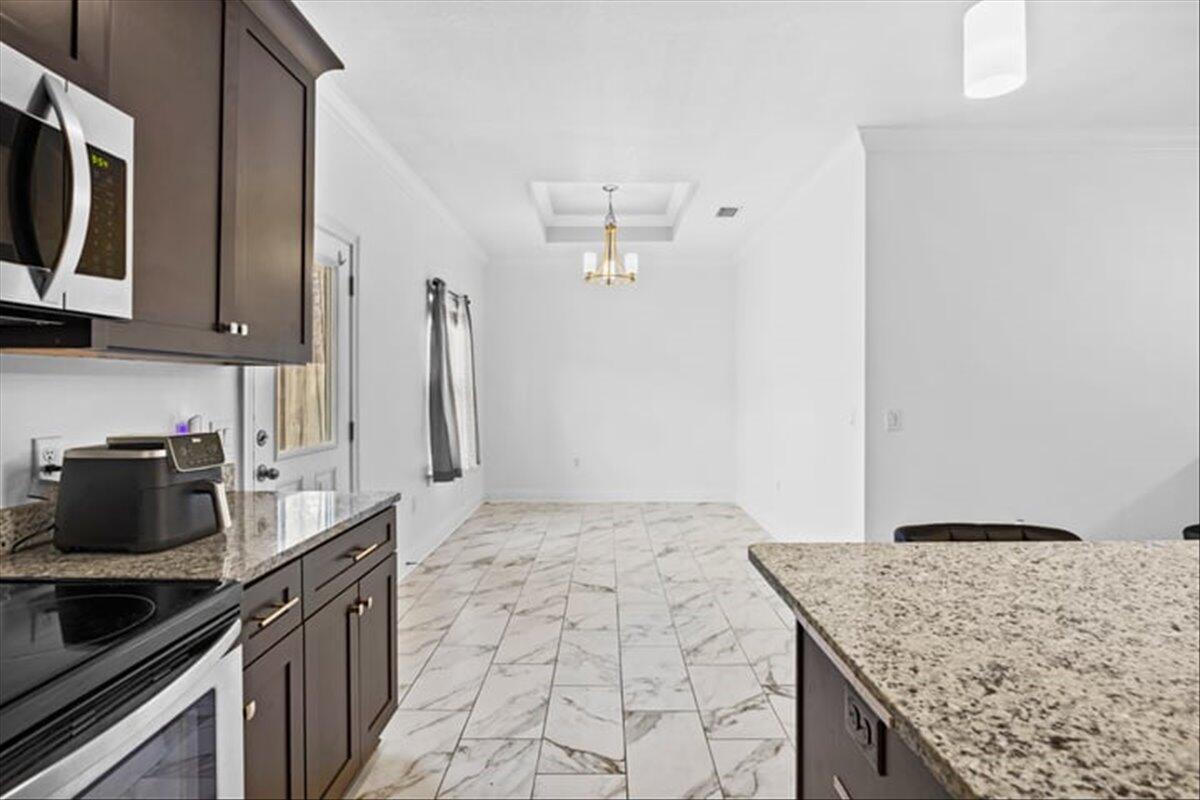 CRYSTAL SHORES - Residential