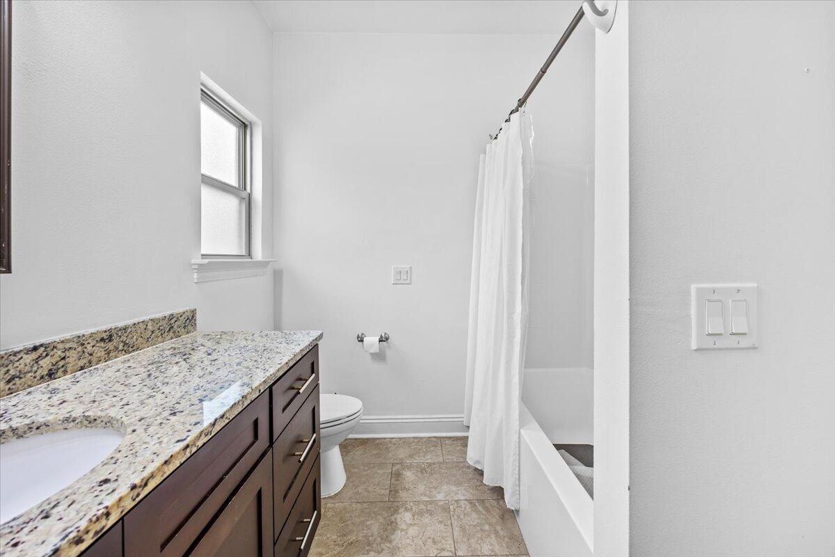 CRYSTAL SHORES - Residential