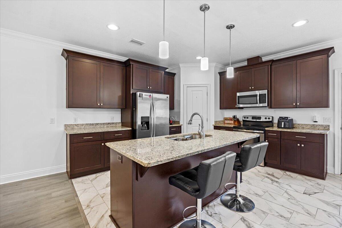 CRYSTAL SHORES - Residential