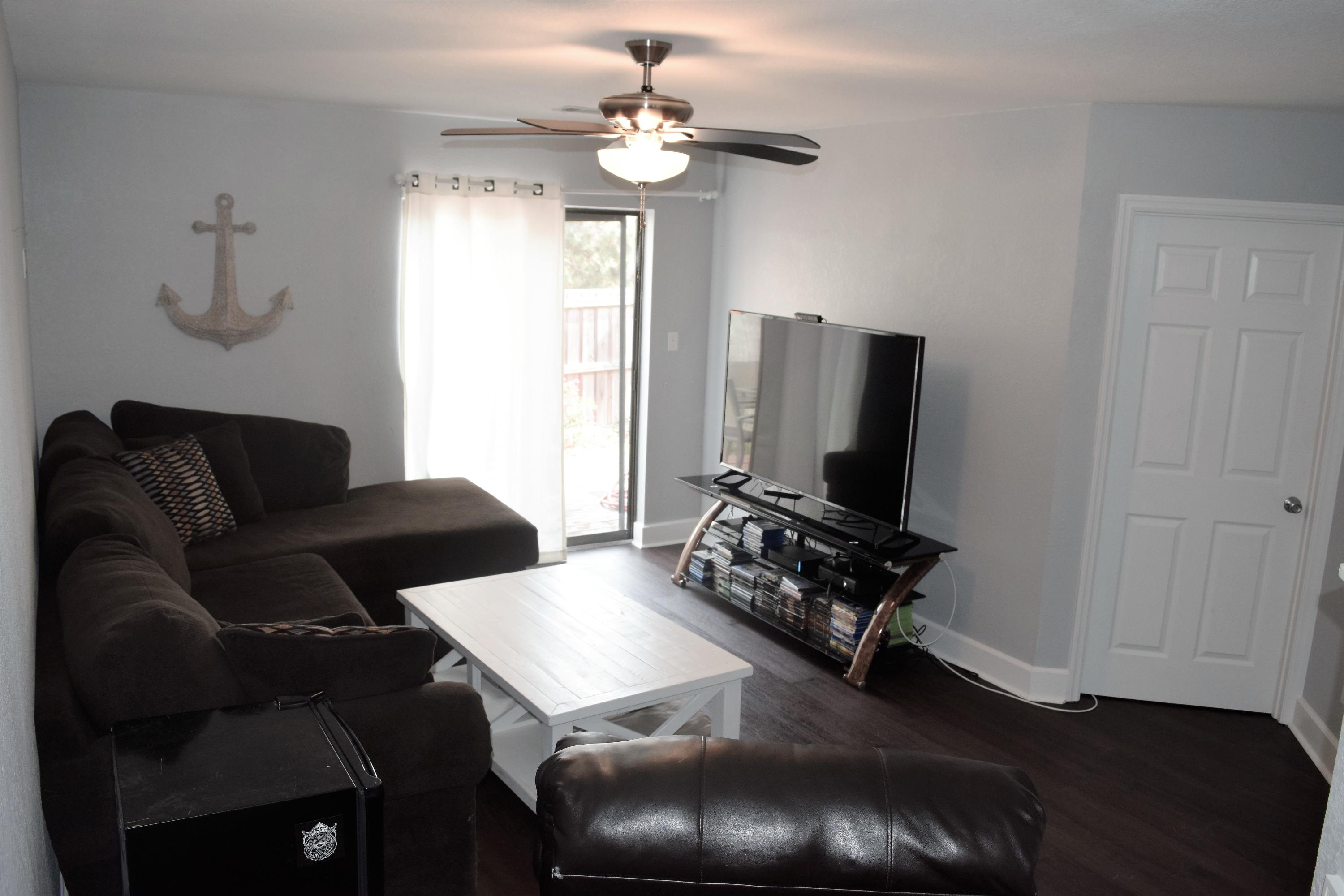 COURT DEL MAR - Residential