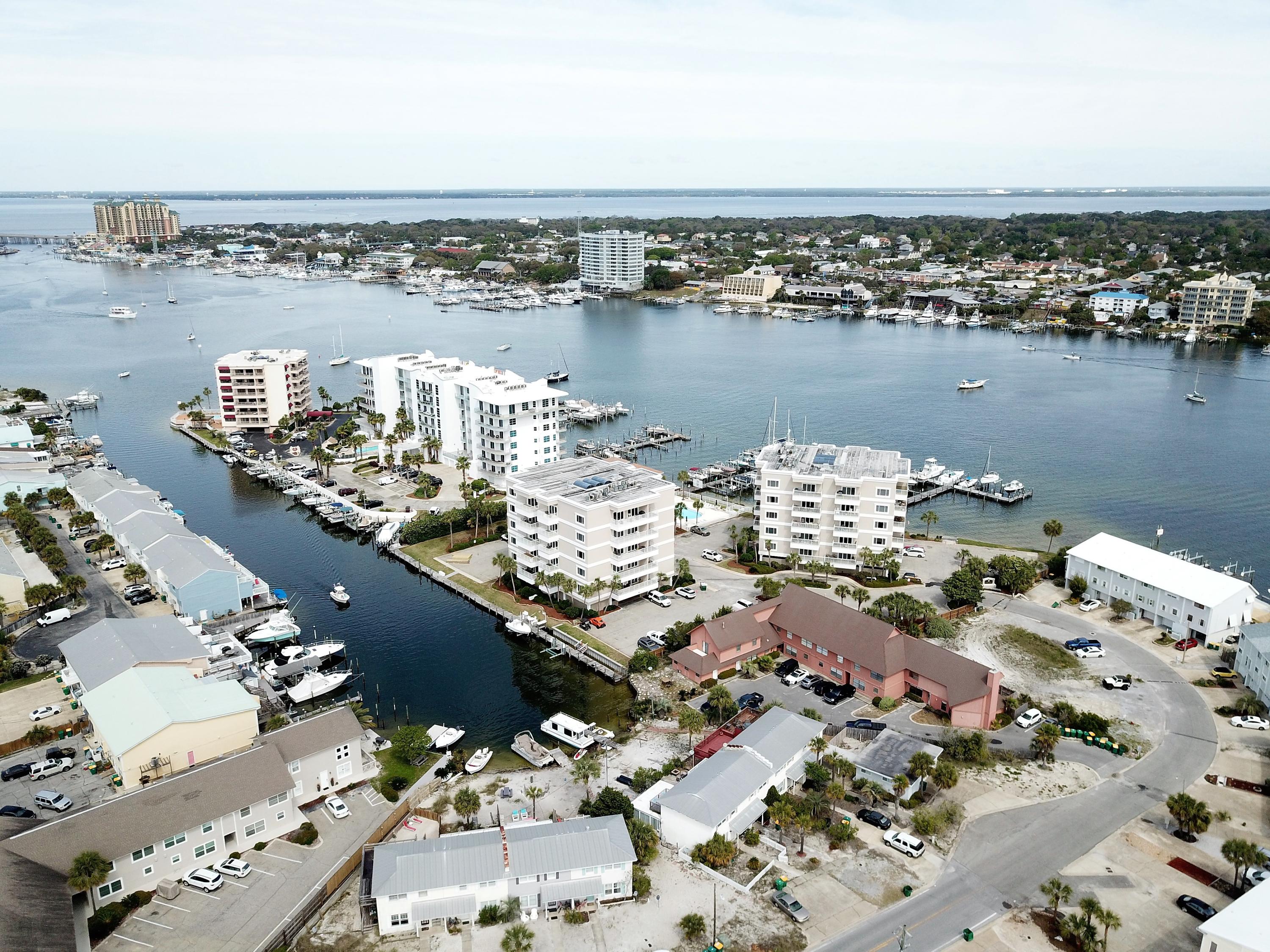 COURT DEL MAR - Residential