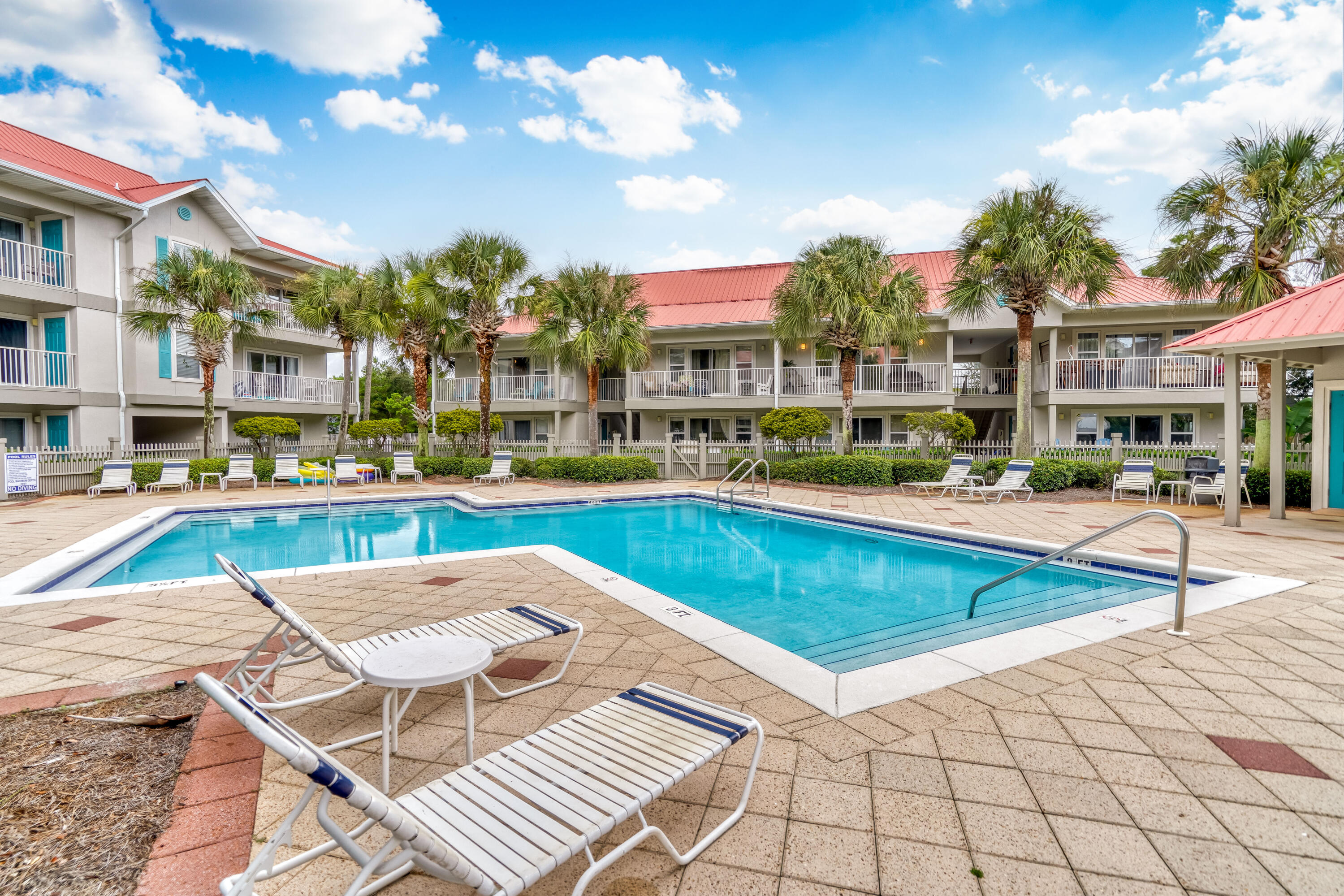 ROLLIN TIDE VILLAS - Residential