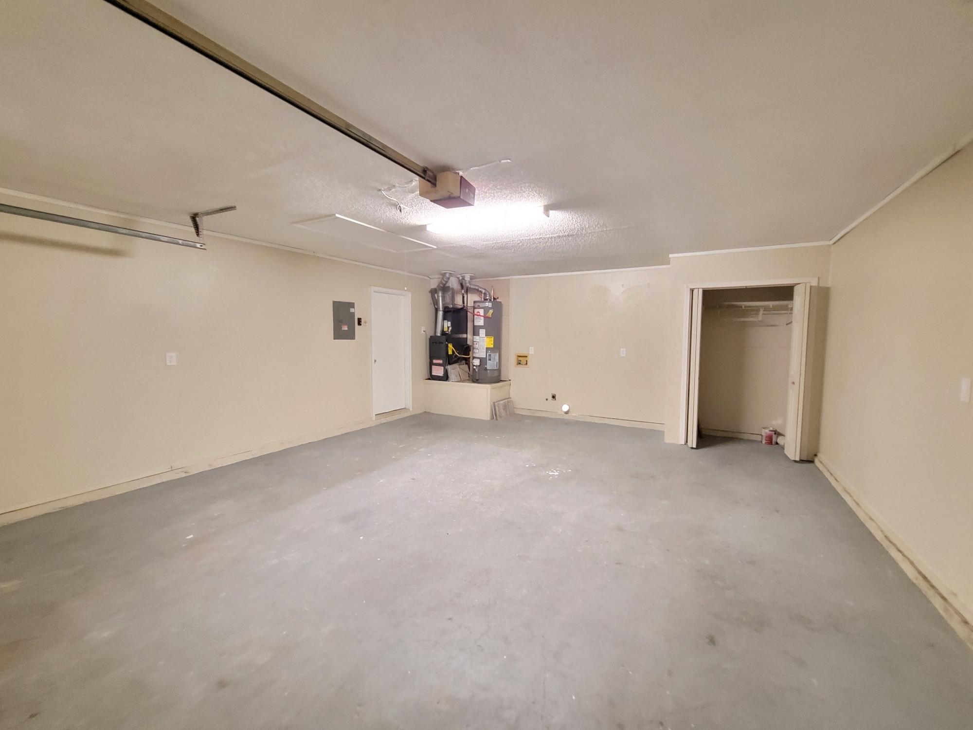 HOLLYROD PARK - Residential